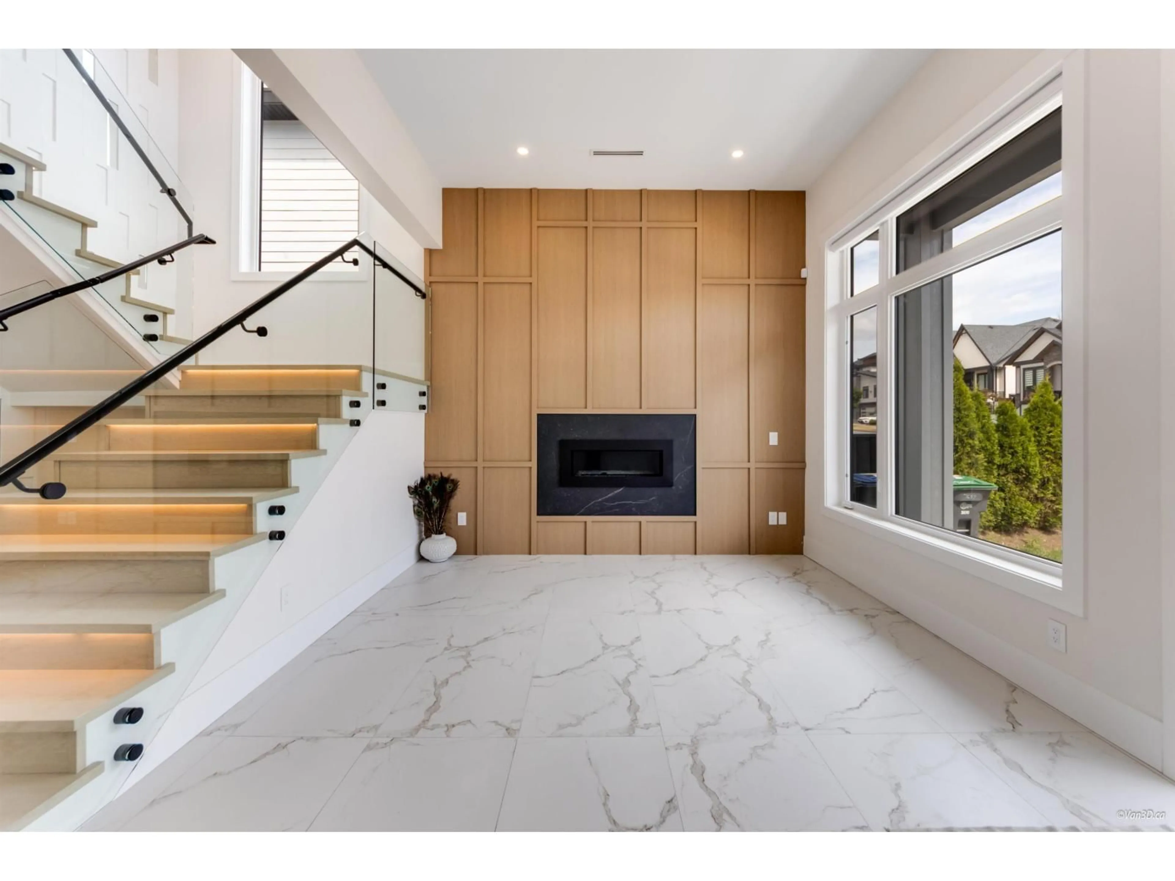 Indoor entryway for 7657 155, Surrey British Columbia V3S3P3