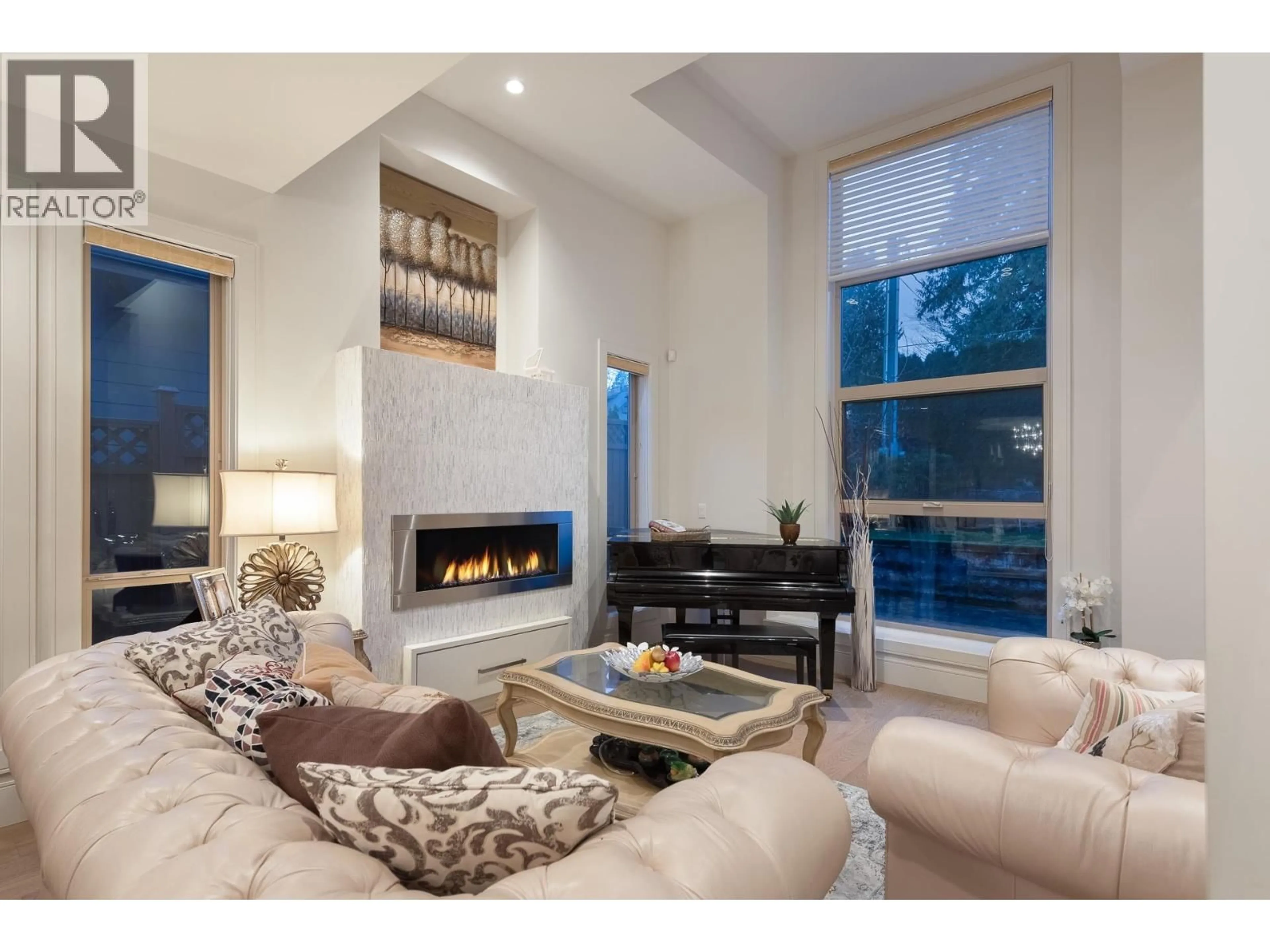 Living room with furniture, unknown for 1450 FULTON AVENUE, West Vancouver British Columbia V7T1P1