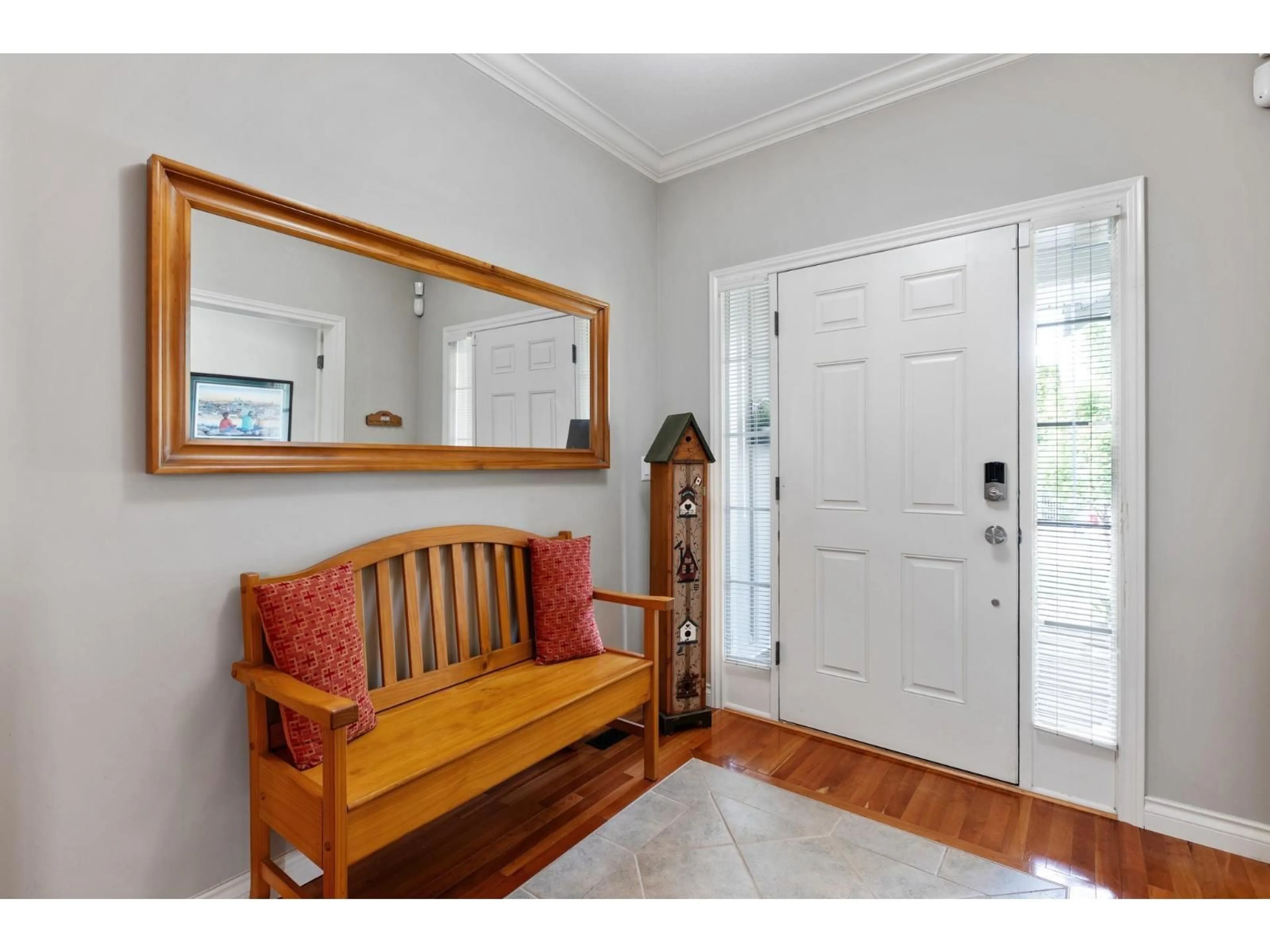 Indoor entryway for 22342 50, Langley British Columbia V2Y2V4