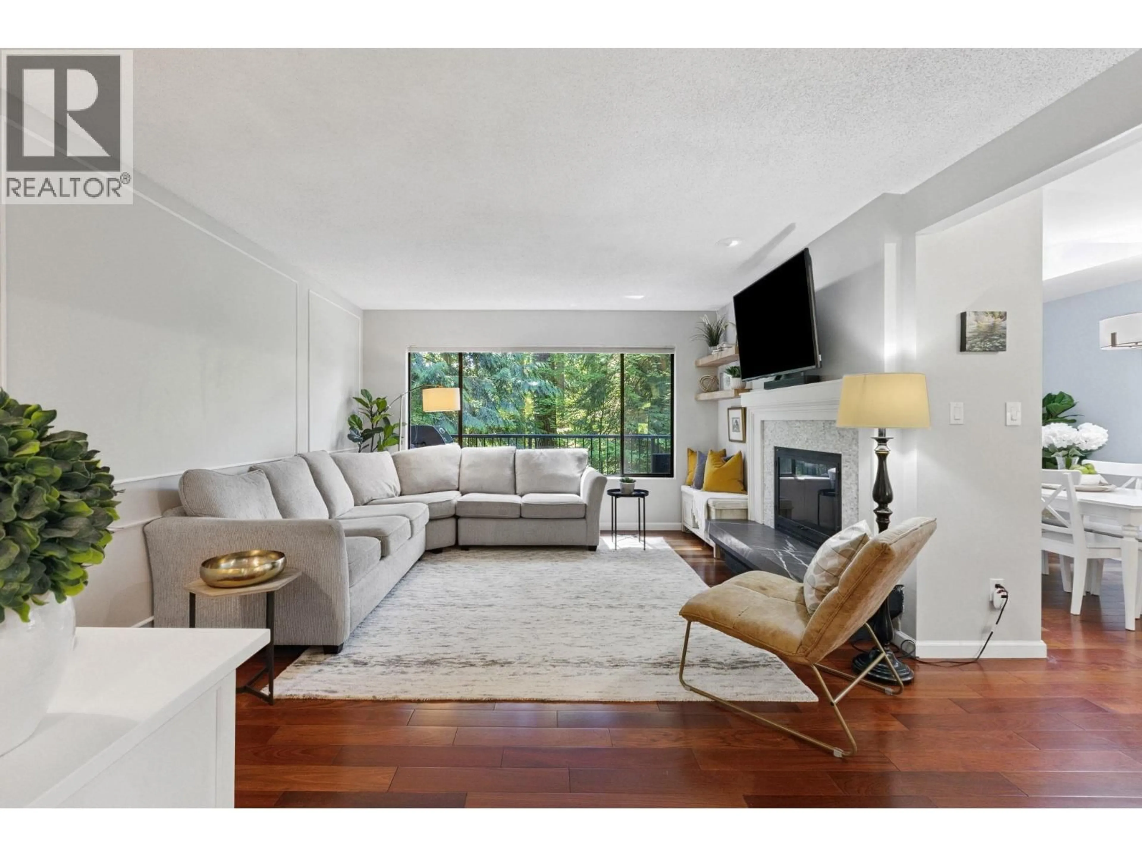 Living room with furniture, unknown for 887 FREDERICK ROAD, North Vancouver British Columbia V7K2Y5
