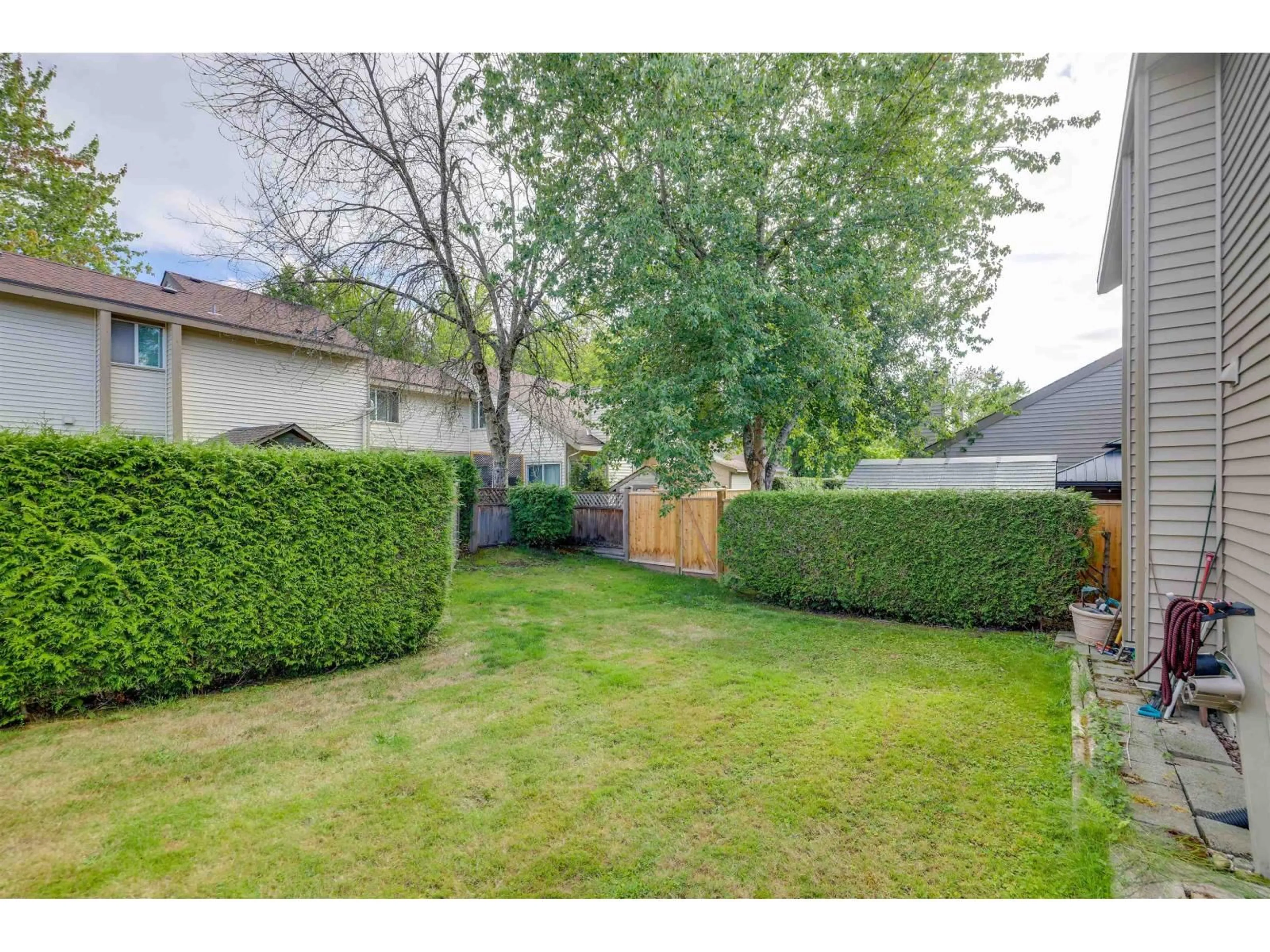 Patio, street for 6153 W. GREENSIDE, Surrey British Columbia V3S5M8