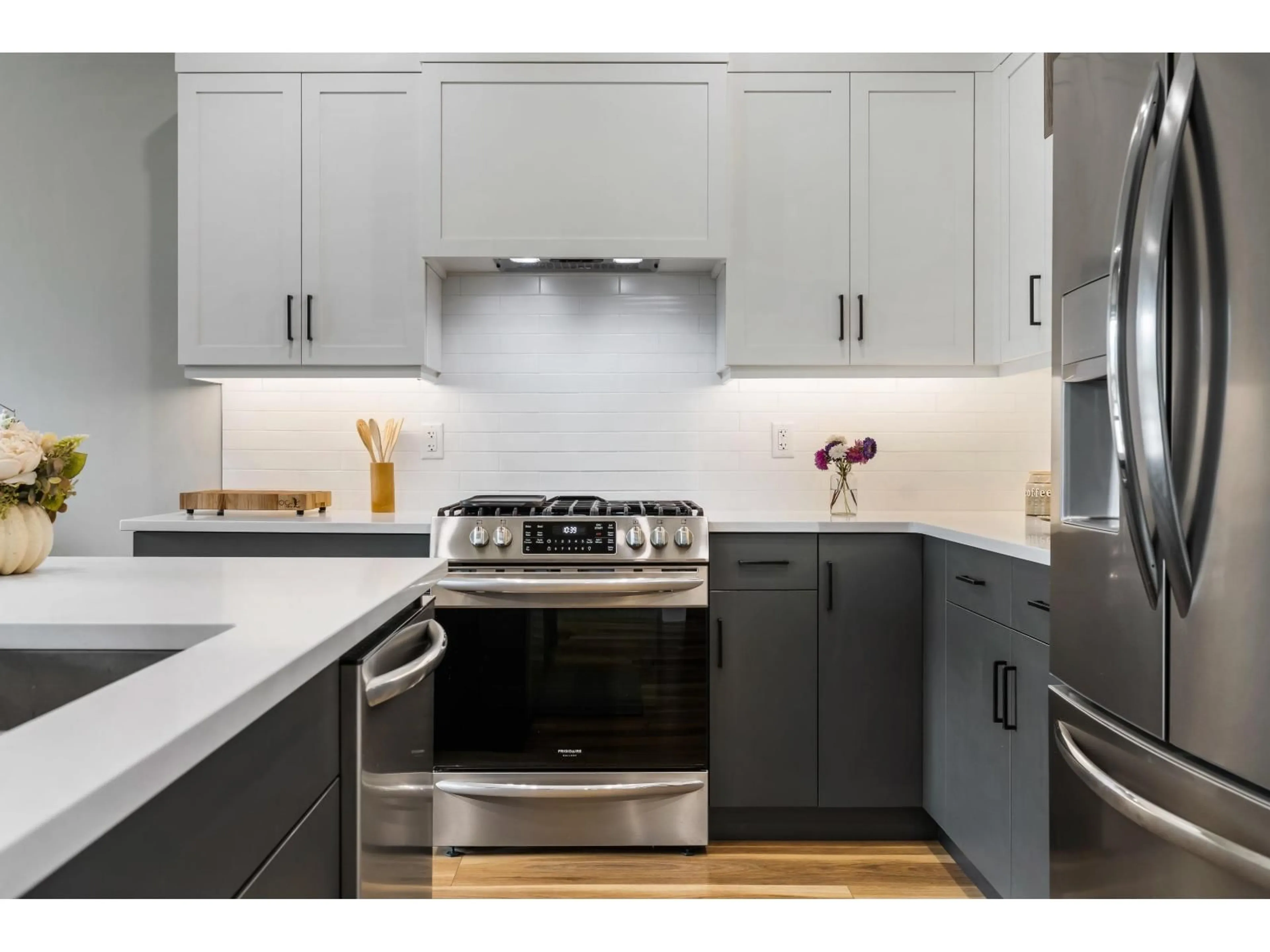 Contemporary kitchen, unknown for 25 - 43575 CHILLIWACK MOUNTAIN ROAD, Chilliwack British Columbia V2R4A1