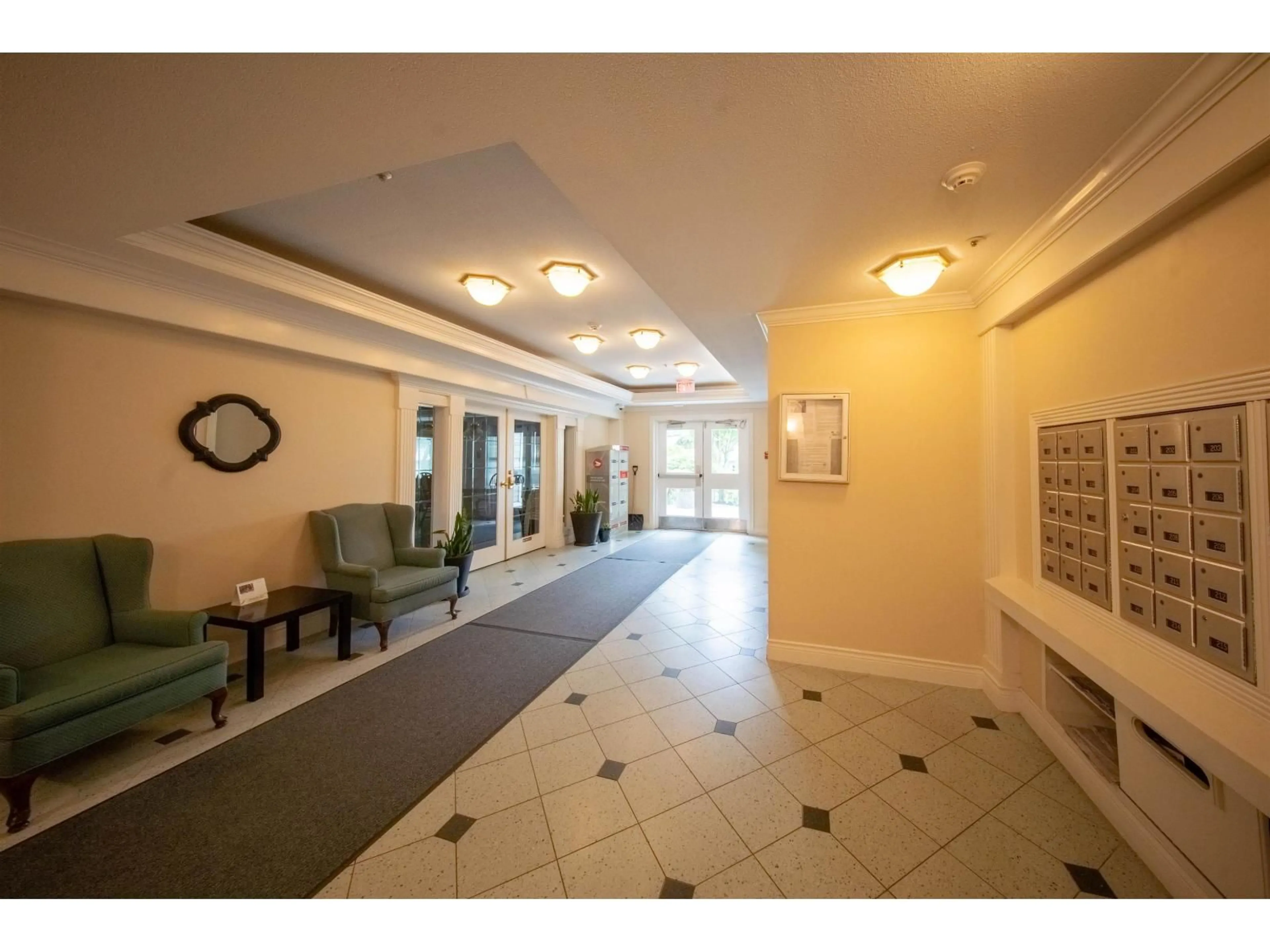Indoor foyer for 205 - 10320 156, Surrey British Columbia V3R4L8