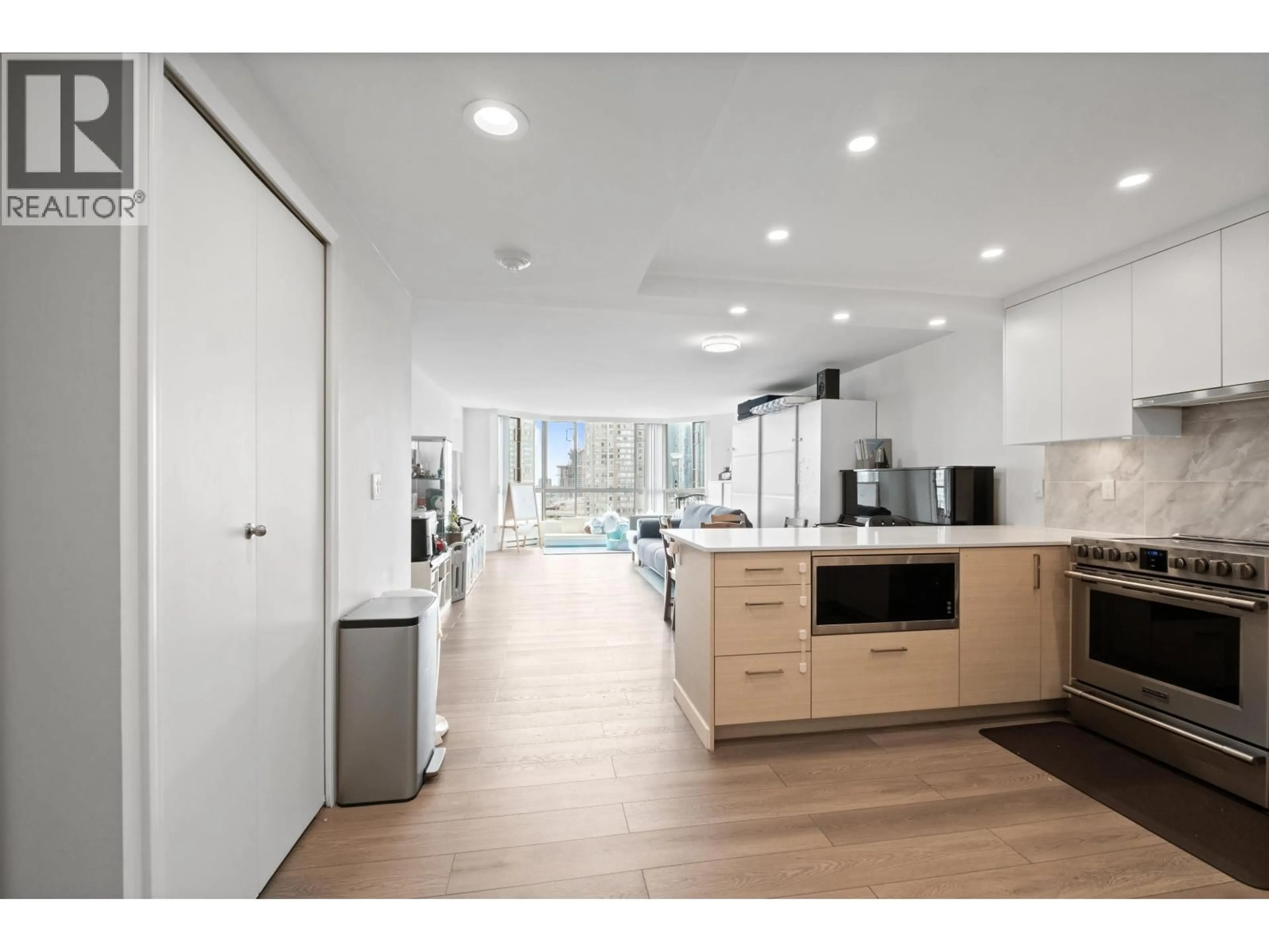 Open concept kitchen, unknown for 1404 - 4350 BERESFORD STREET, Burnaby British Columbia V5H4K9