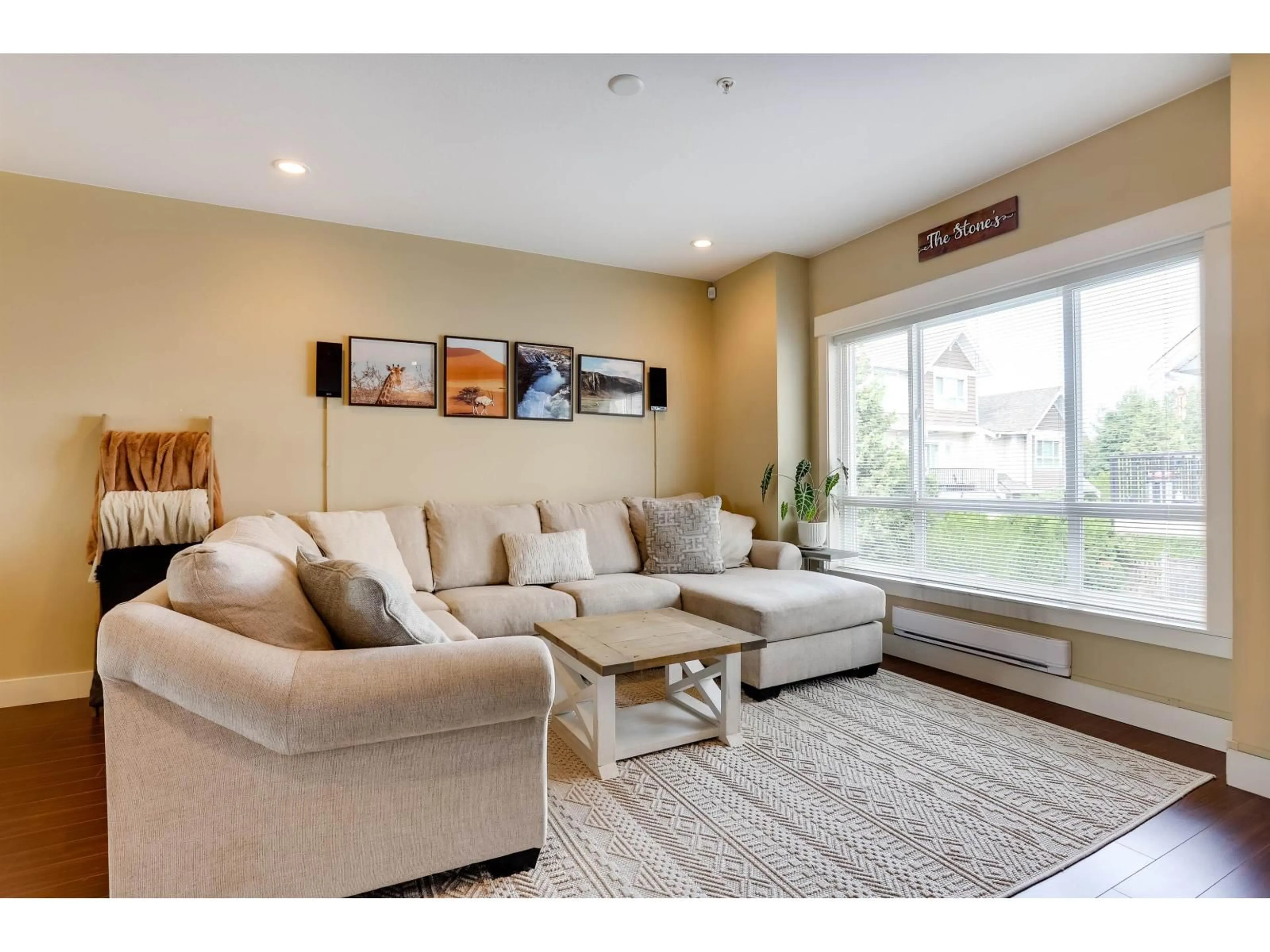 Living room with furniture, unknown for 17 - 7298 199A, Langley British Columbia V2Y0H9