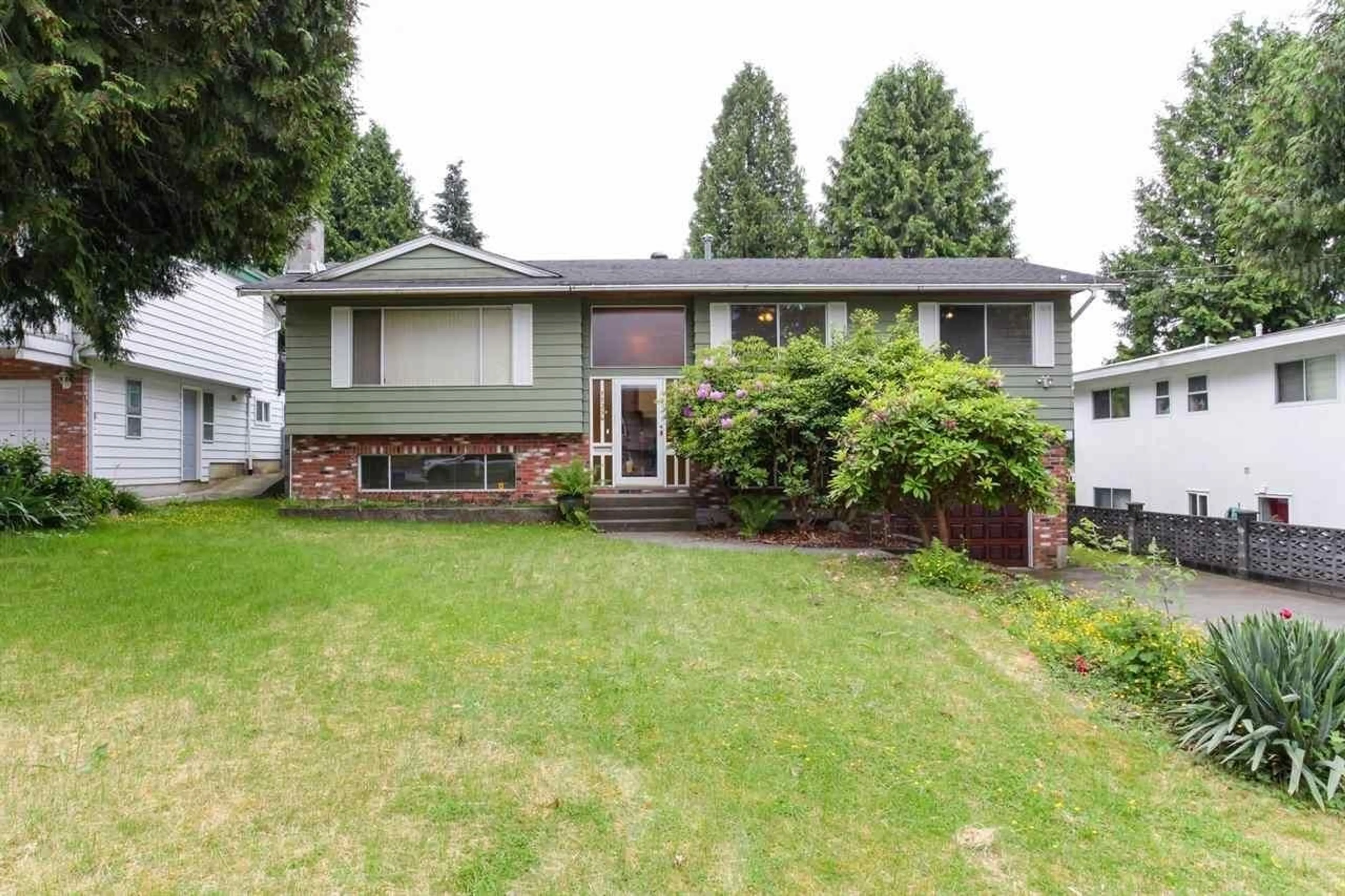 Home with vinyl exterior material, street for 11254 87, Delta British Columbia V4C2Z7