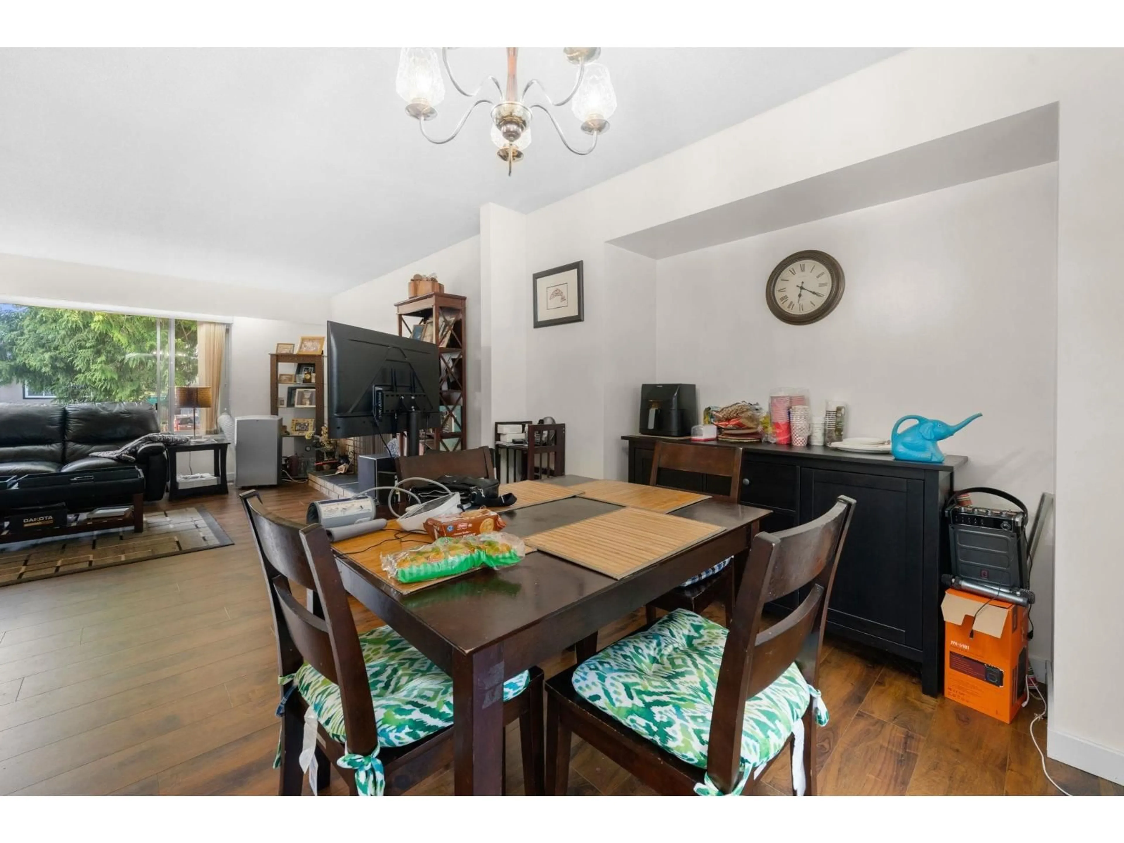 Dining room, wood/laminate floor for 11254 87, Delta British Columbia V4C2Z7
