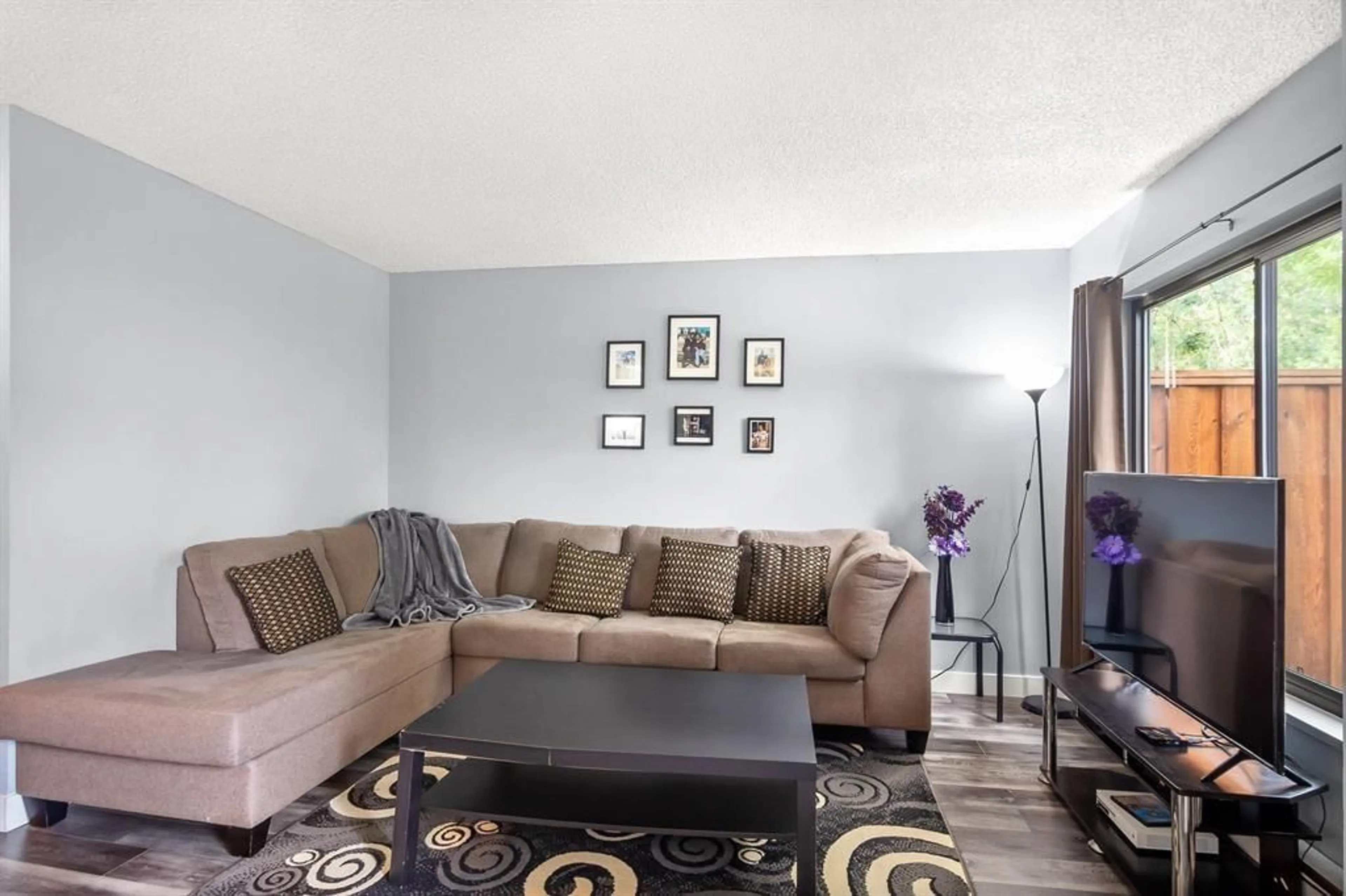 Living room with furniture, unknown for 69 - 13880 74, Surrey British Columbia V3W7E6