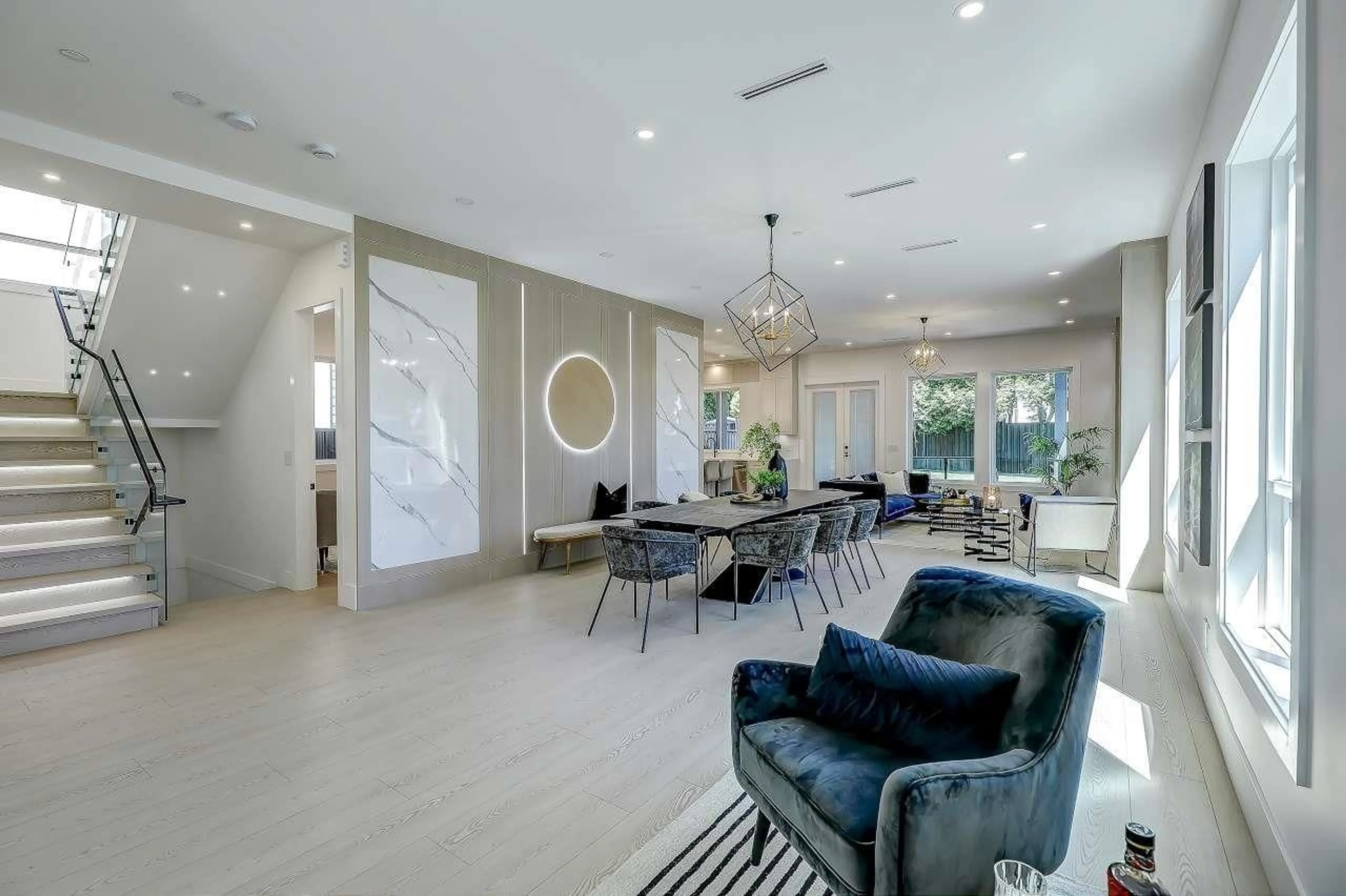 Unknown for 15569 OXENHAM, White Rock British Columbia V4B2J2