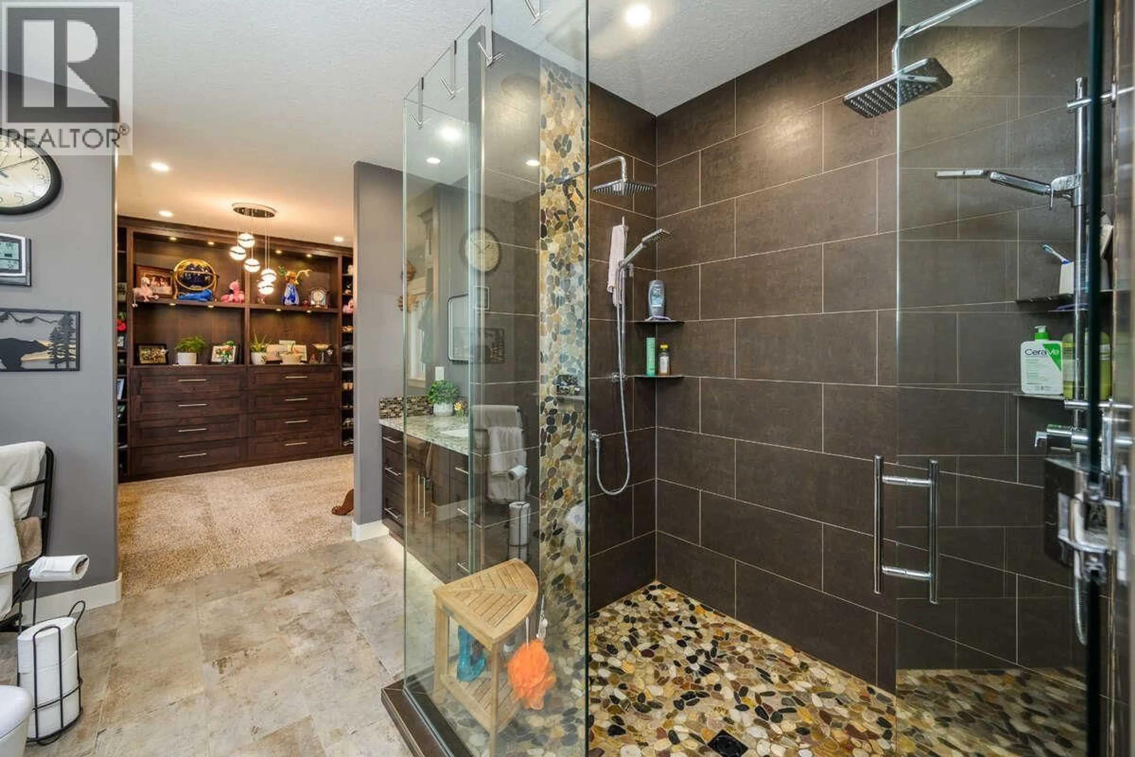 Contemporary bathroom, ceramic/tile floor for 2693 LINKS DRIVE, Prince George British Columbia V2K0A5