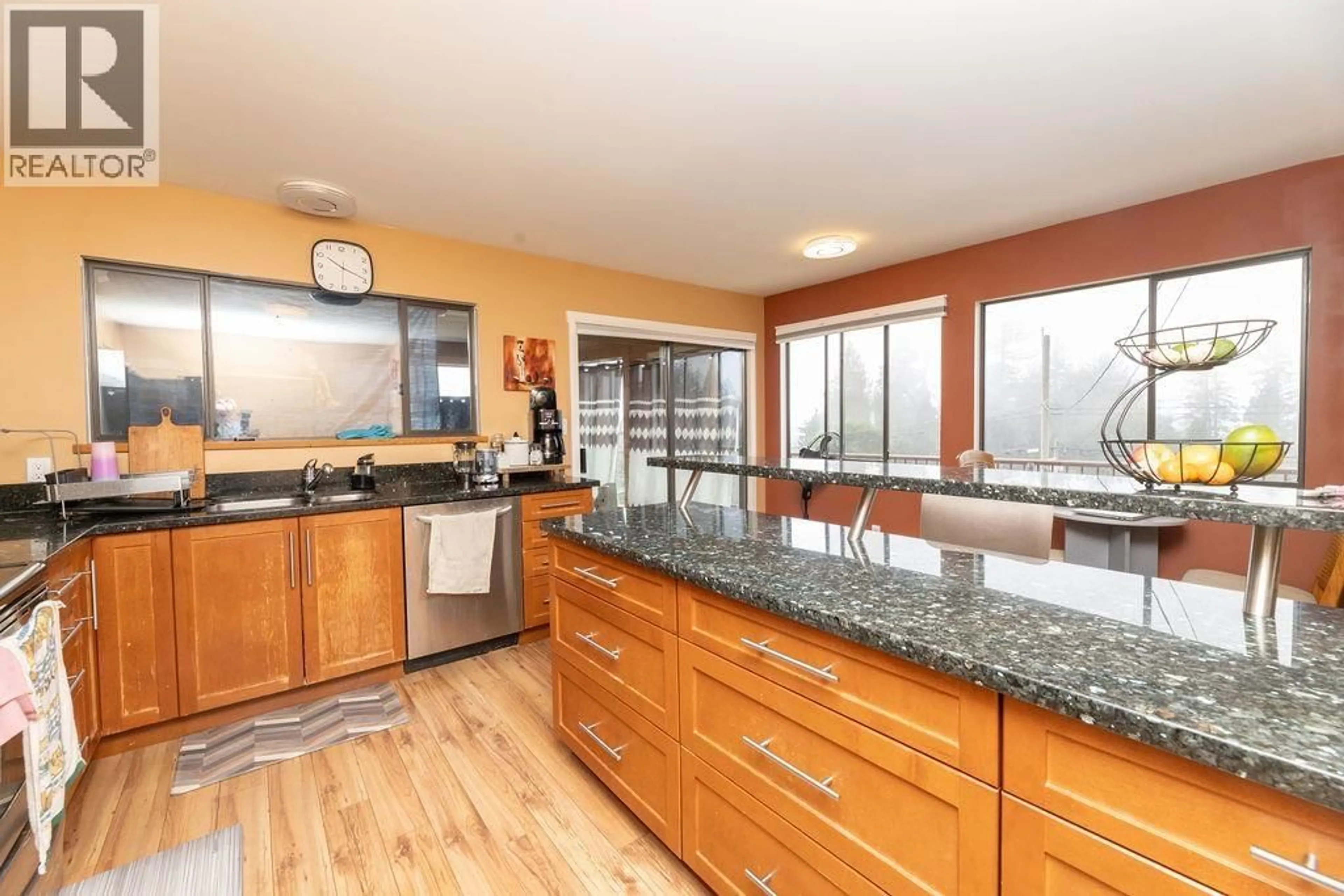 Open concept kitchen, unknown for 4934 GEER ROAD, Sechelt British Columbia V0N3A2