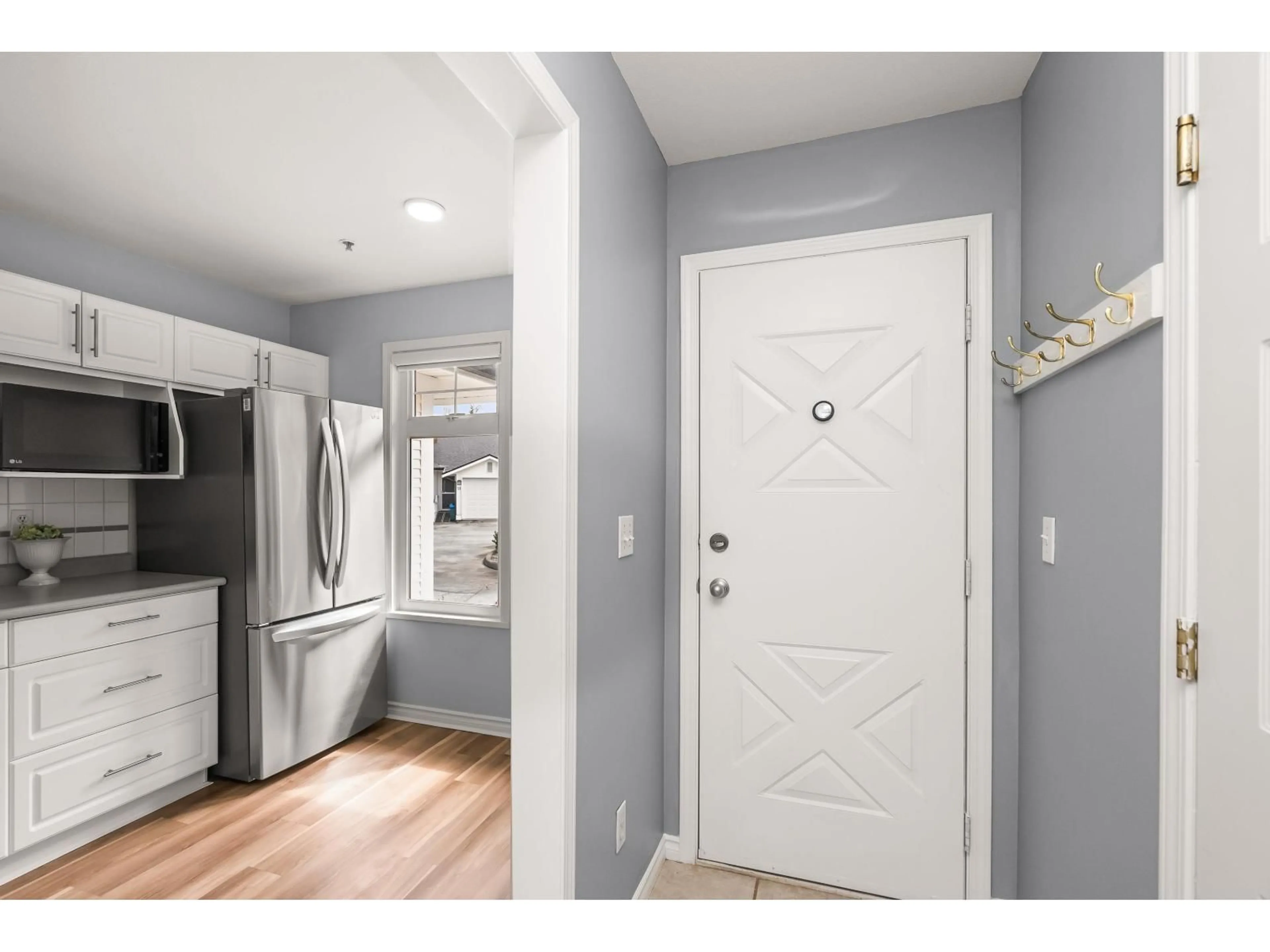 Indoor entryway for 62 - 20761 TELEGRAPH, Langley British Columbia V1M2W3