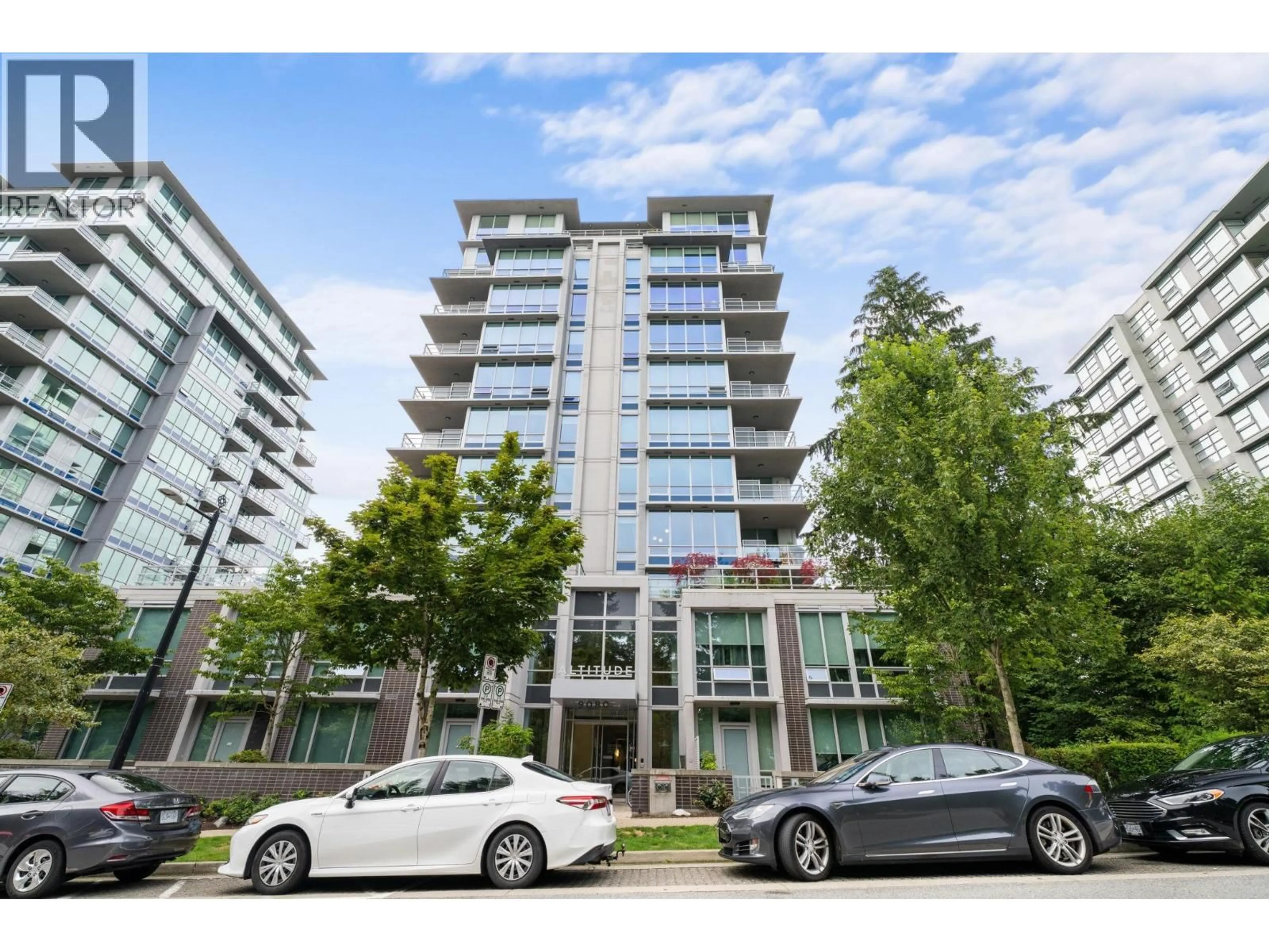 Indoor foyer for 707 - 9080 UNIVERSITY CRESCENT, Burnaby British Columbia V5A0B7
