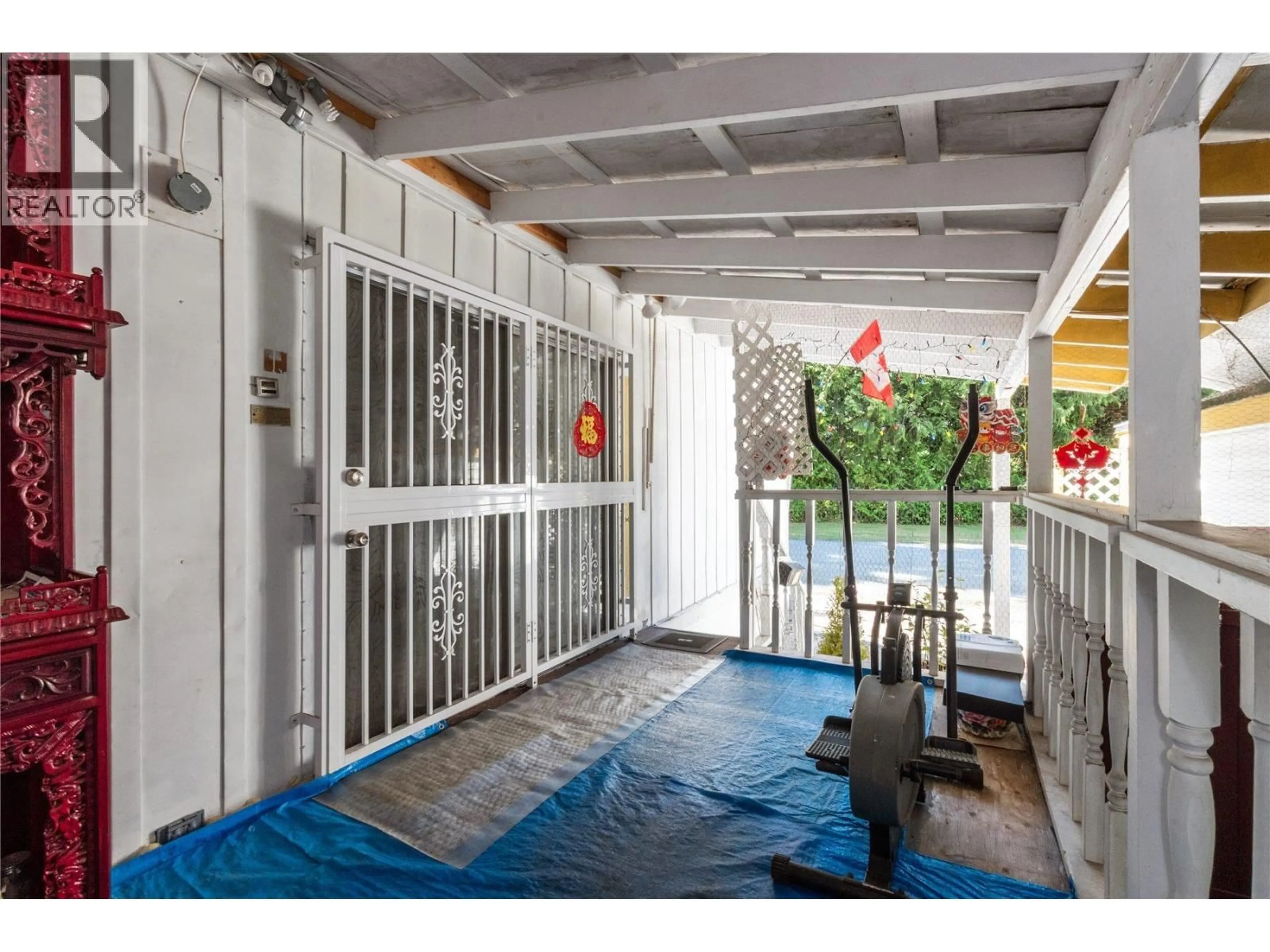 Indoor foyer for 52 4200 DEWDNEY TRUNK ROAD, Coquitlam British Columbia V3K2X8