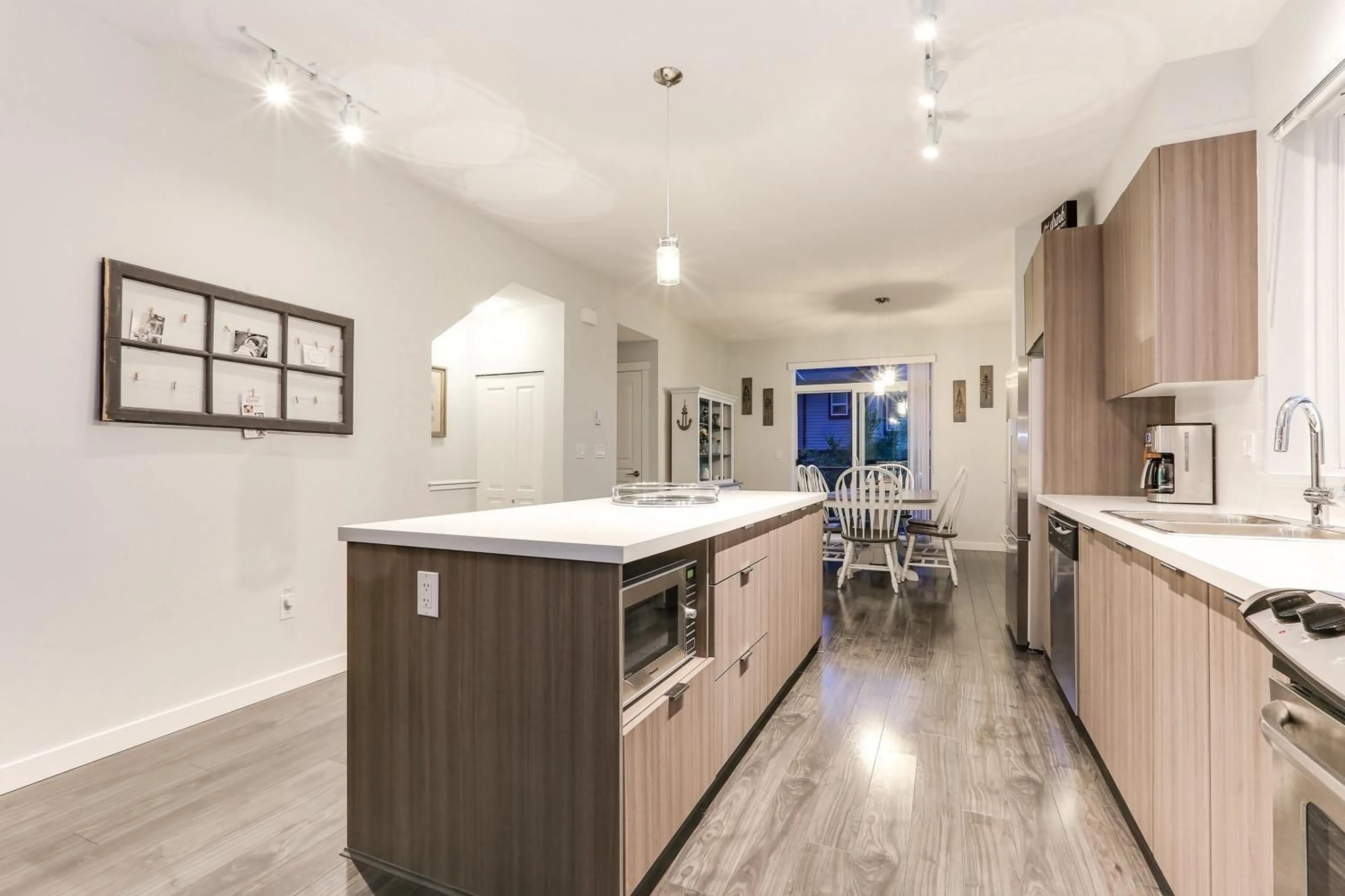 Open concept kitchen, unknown for 88 - 30989 WESTRIDGE, Abbotsford British Columbia V2T0E7