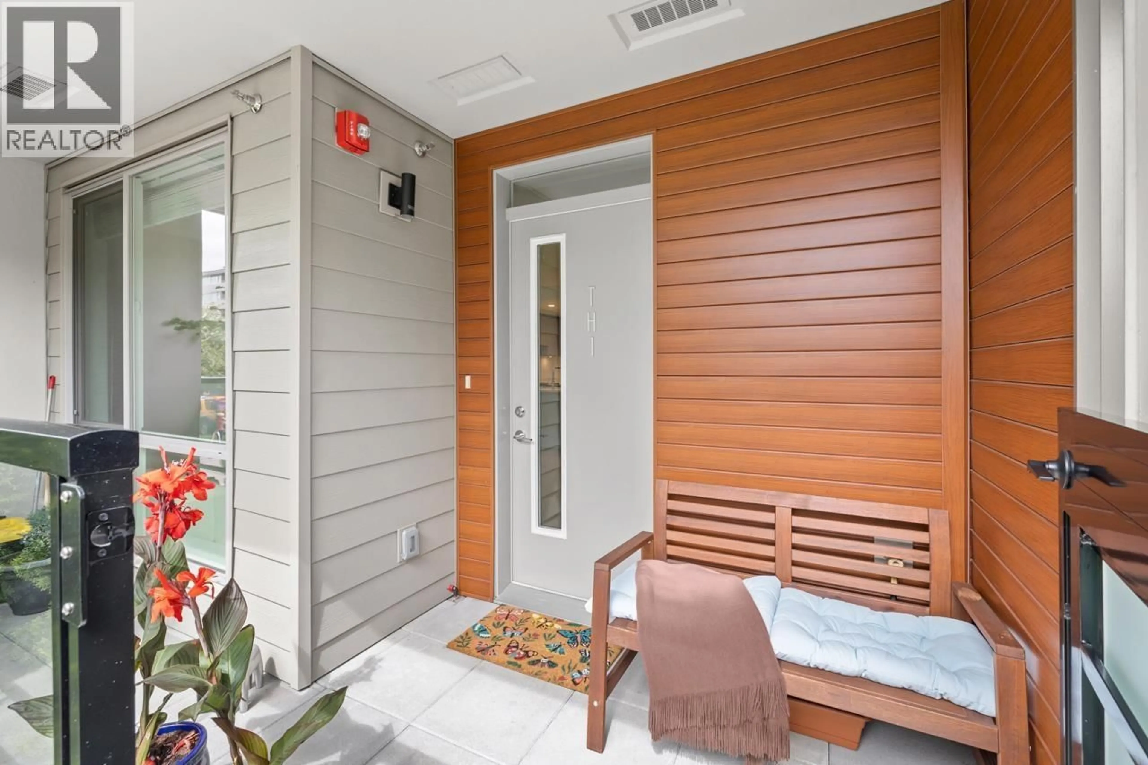 Indoor entryway for TH1 - 128 8TH STREET, North Vancouver British Columbia V7L1Y7