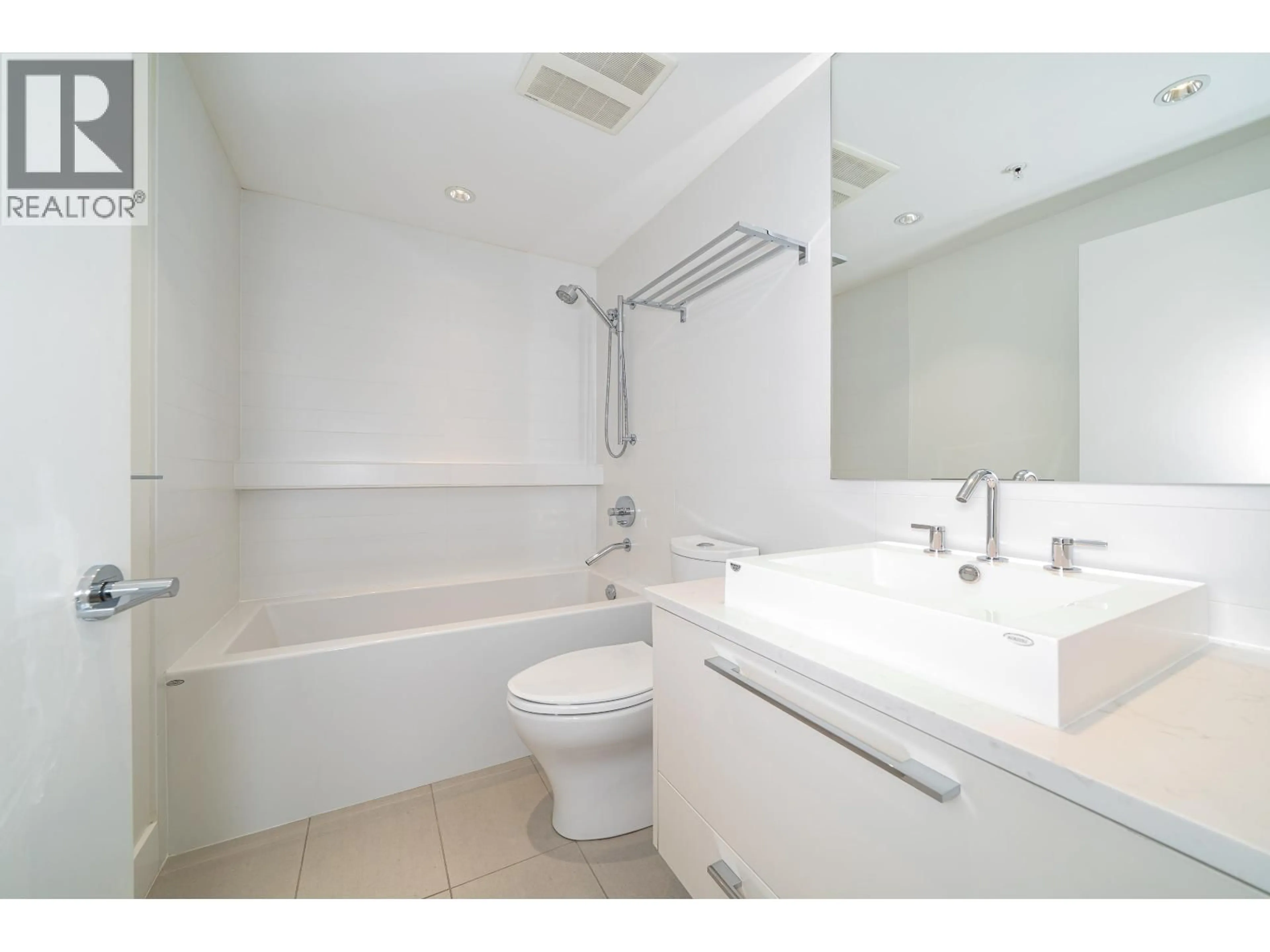 Standard bathroom, unknown for 1601 - 7303 NOBLE LANE, Burnaby British Columbia V3N0H2