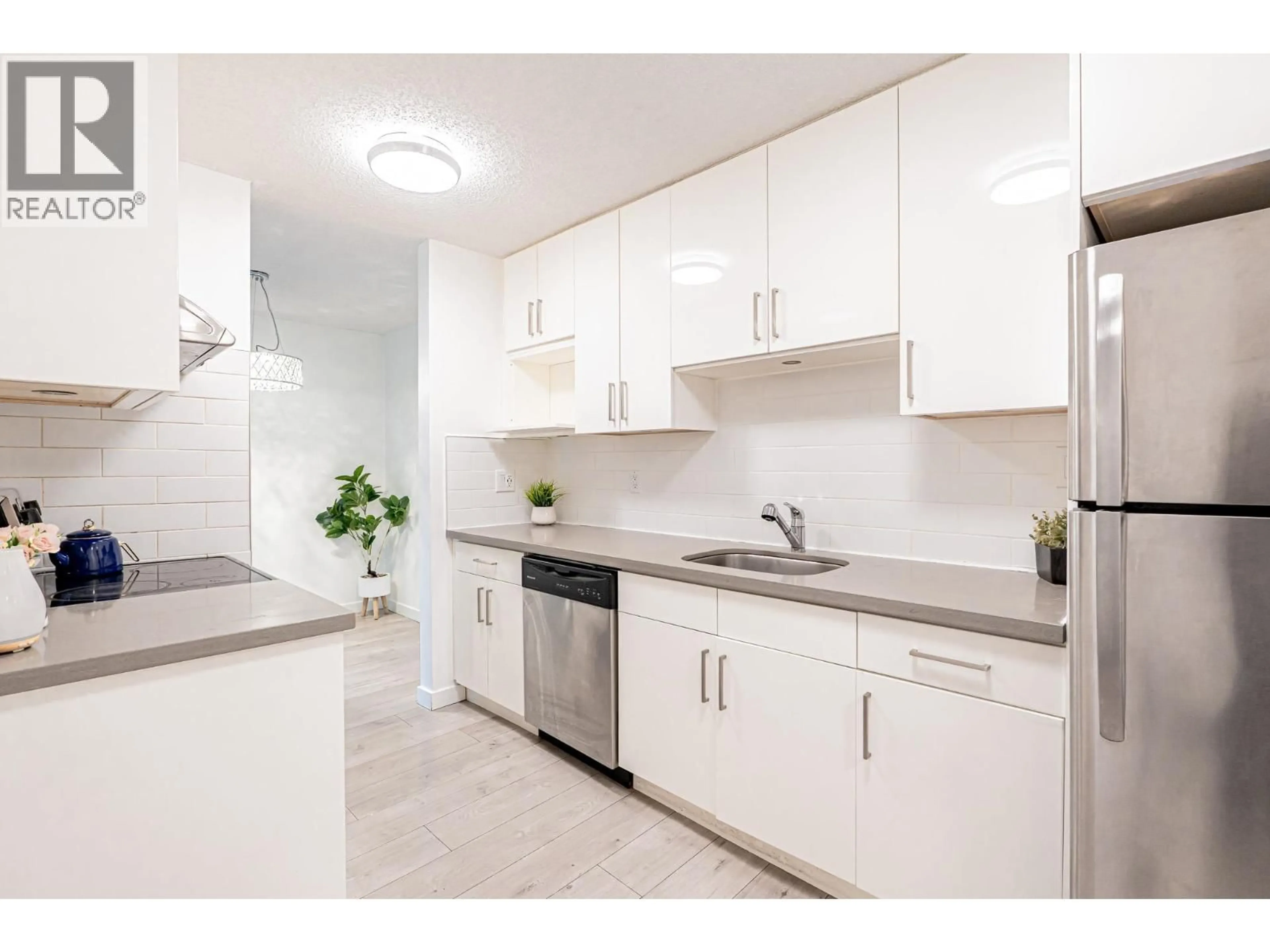 Standard kitchen, ceramic/tile floor for 322 - 8591 WESTMINSTER HIGHWAY, Richmond British Columbia V6X3E2