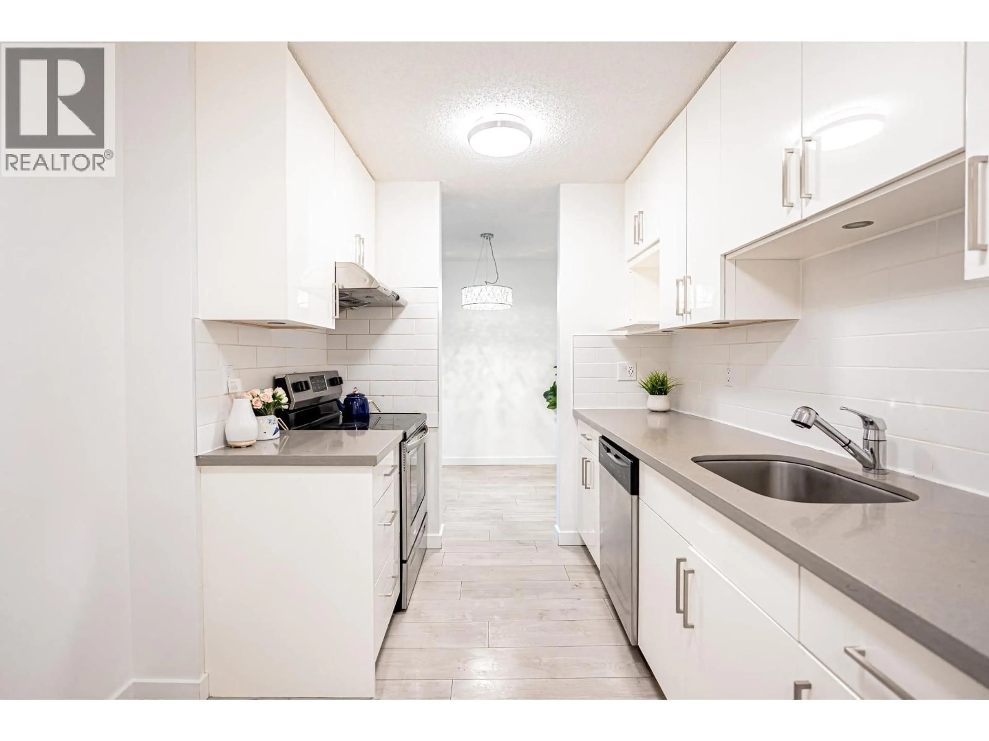 Standard kitchen, ceramic/tile floor for 322 - 8591 WESTMINSTER HIGHWAY, Richmond British Columbia V6X3E2