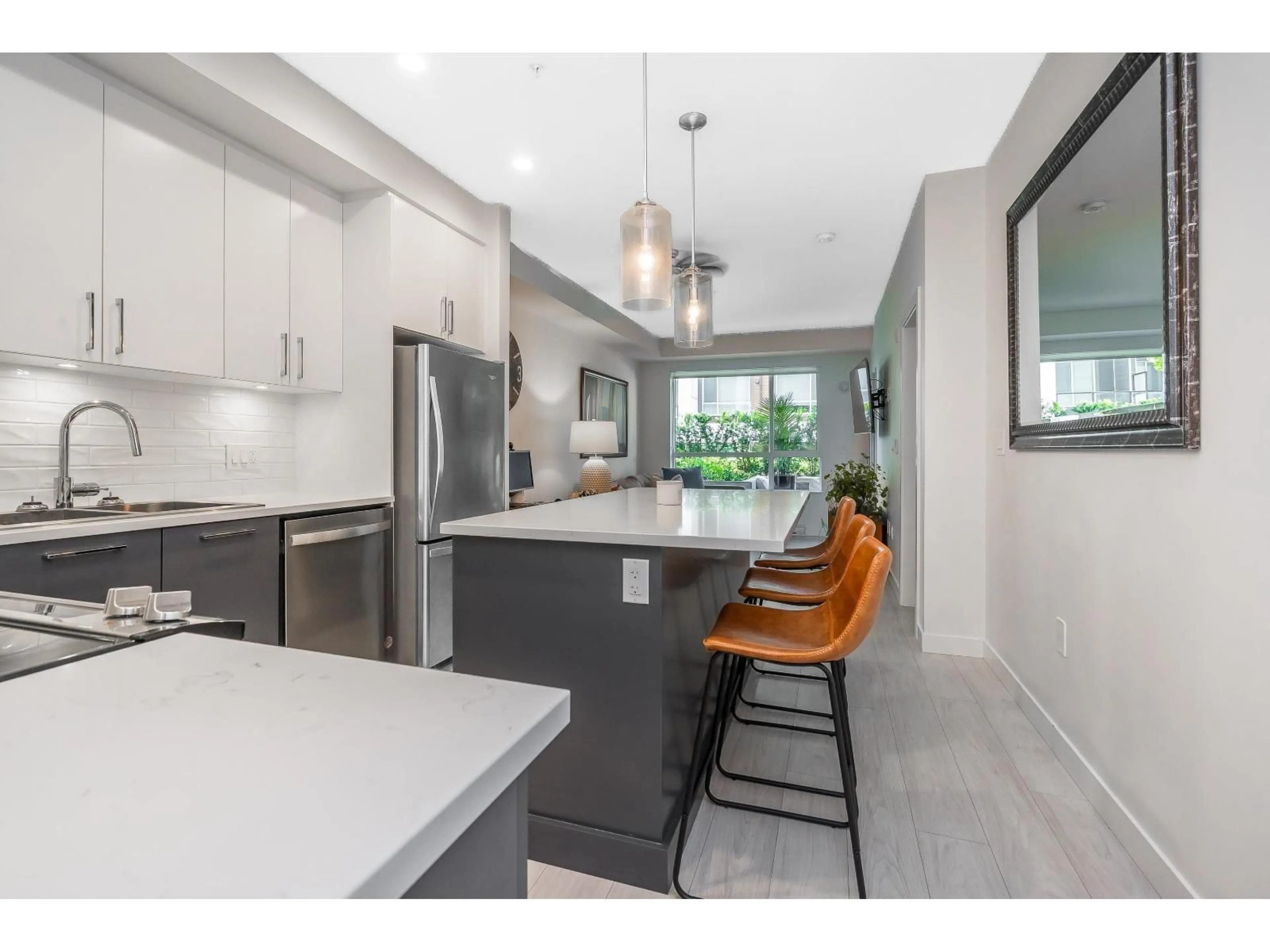 Contemporary kitchen, unknown for A117 - 20834 80, Langley British Columbia V2Y3M4