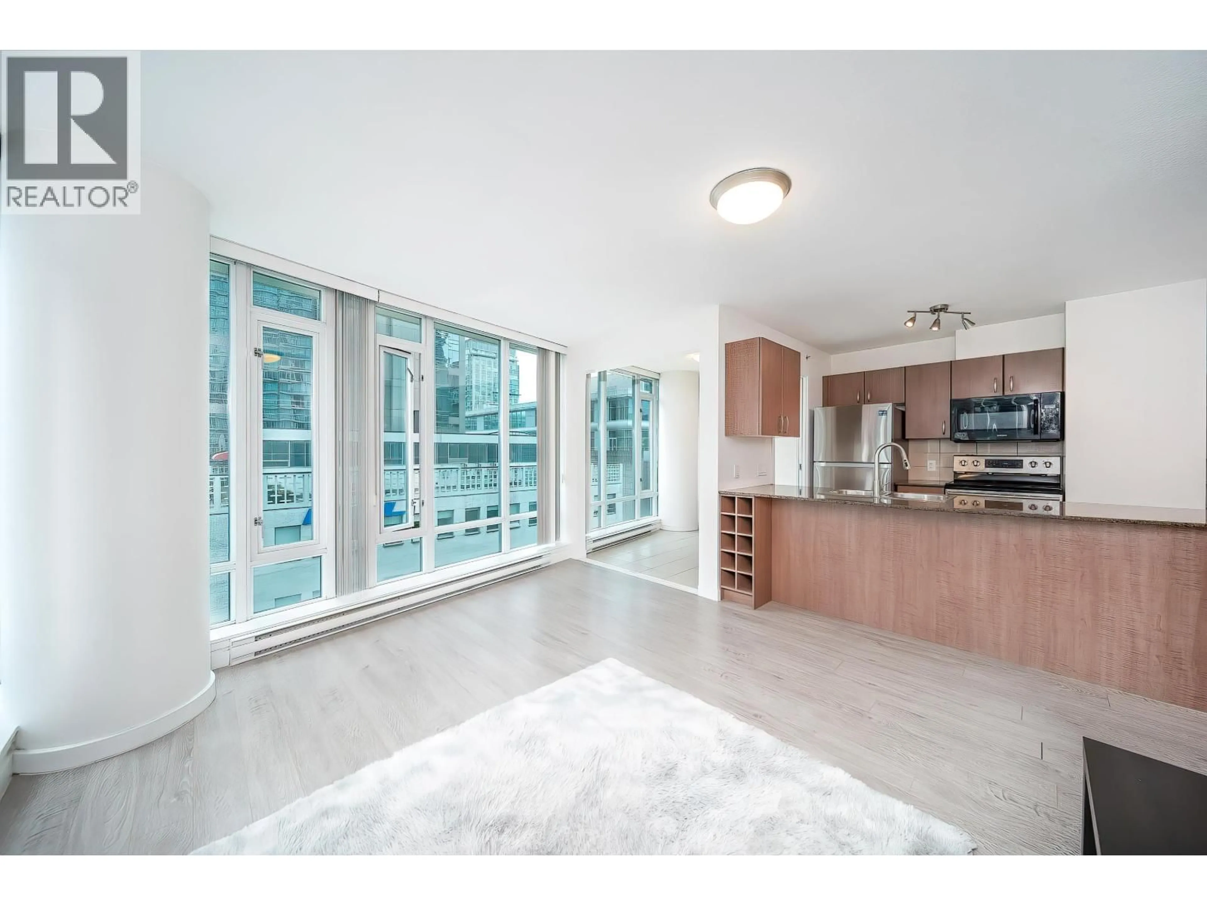 Open concept kitchen, unknown for 807 - 610 GRANVILLE STREET, Vancouver British Columbia V6C3T3