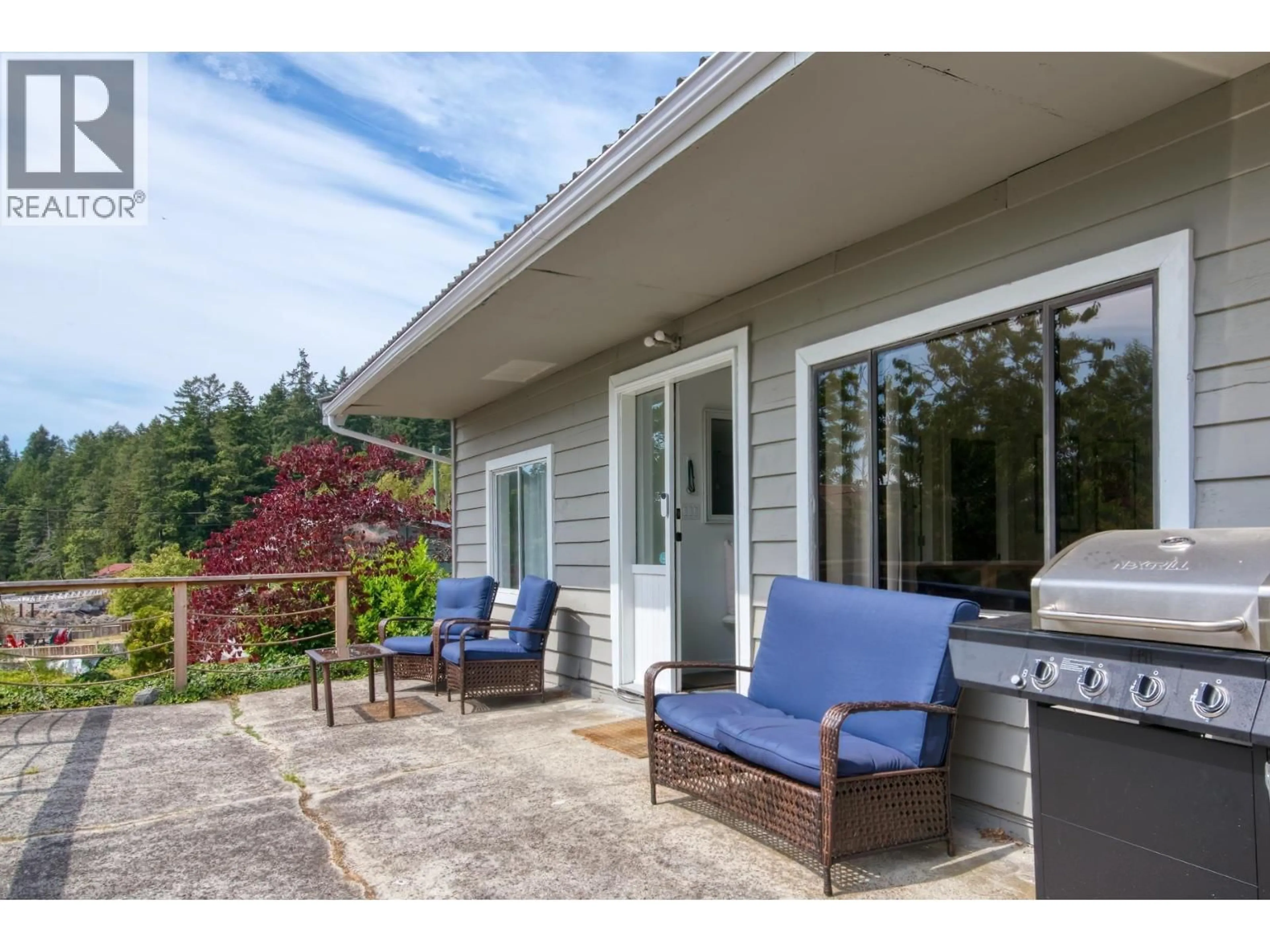 Patio, water/lake/river/ocean view for 5625 O'BRIAN ROAD, Halfmoon Bay British Columbia V7Z1E9