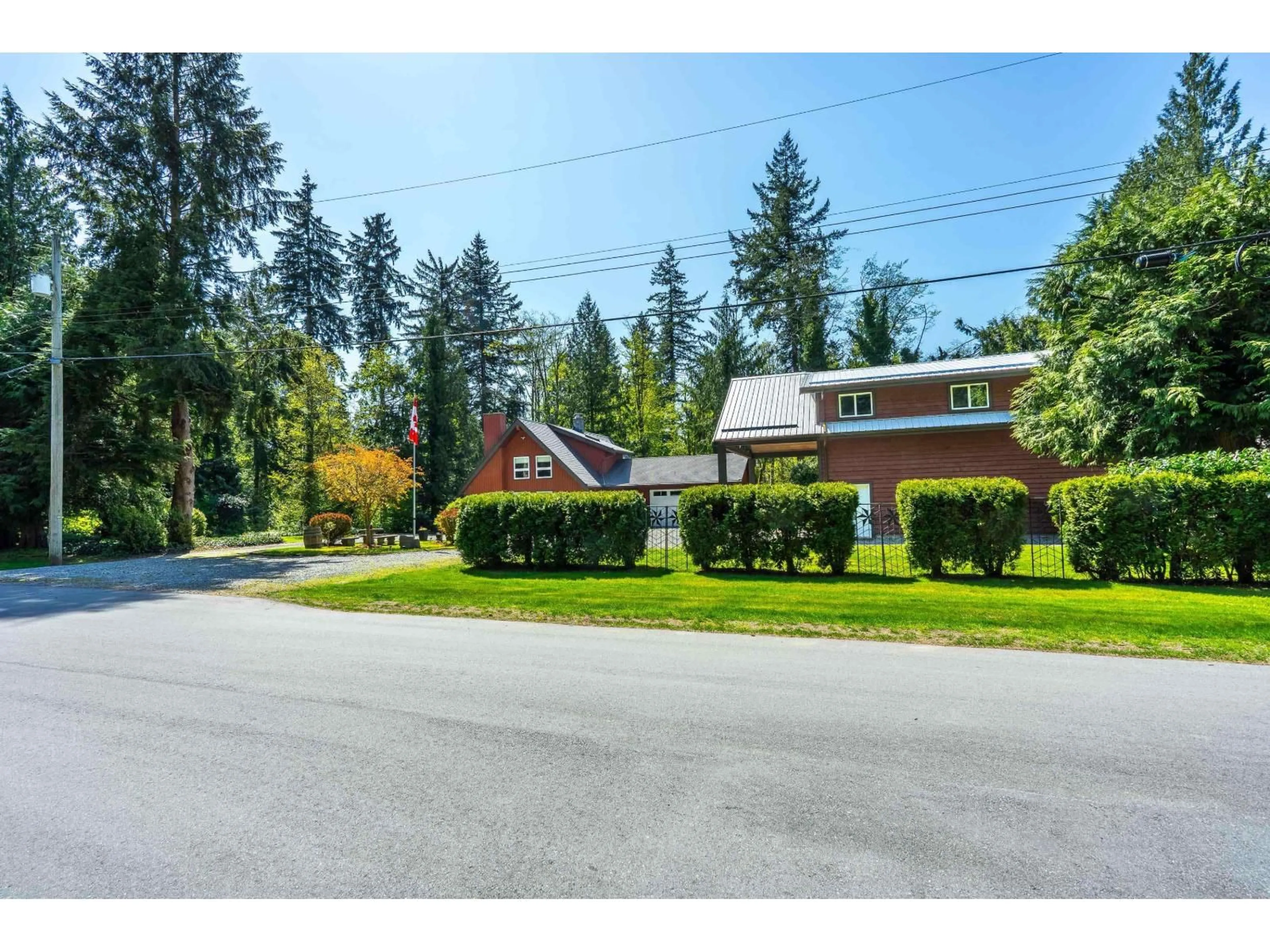 A pic from outside/outdoor area/front of a property/back of a property/a pic from drone, street for 4567 SADDLEHORN, Langley British Columbia V2Z1J7