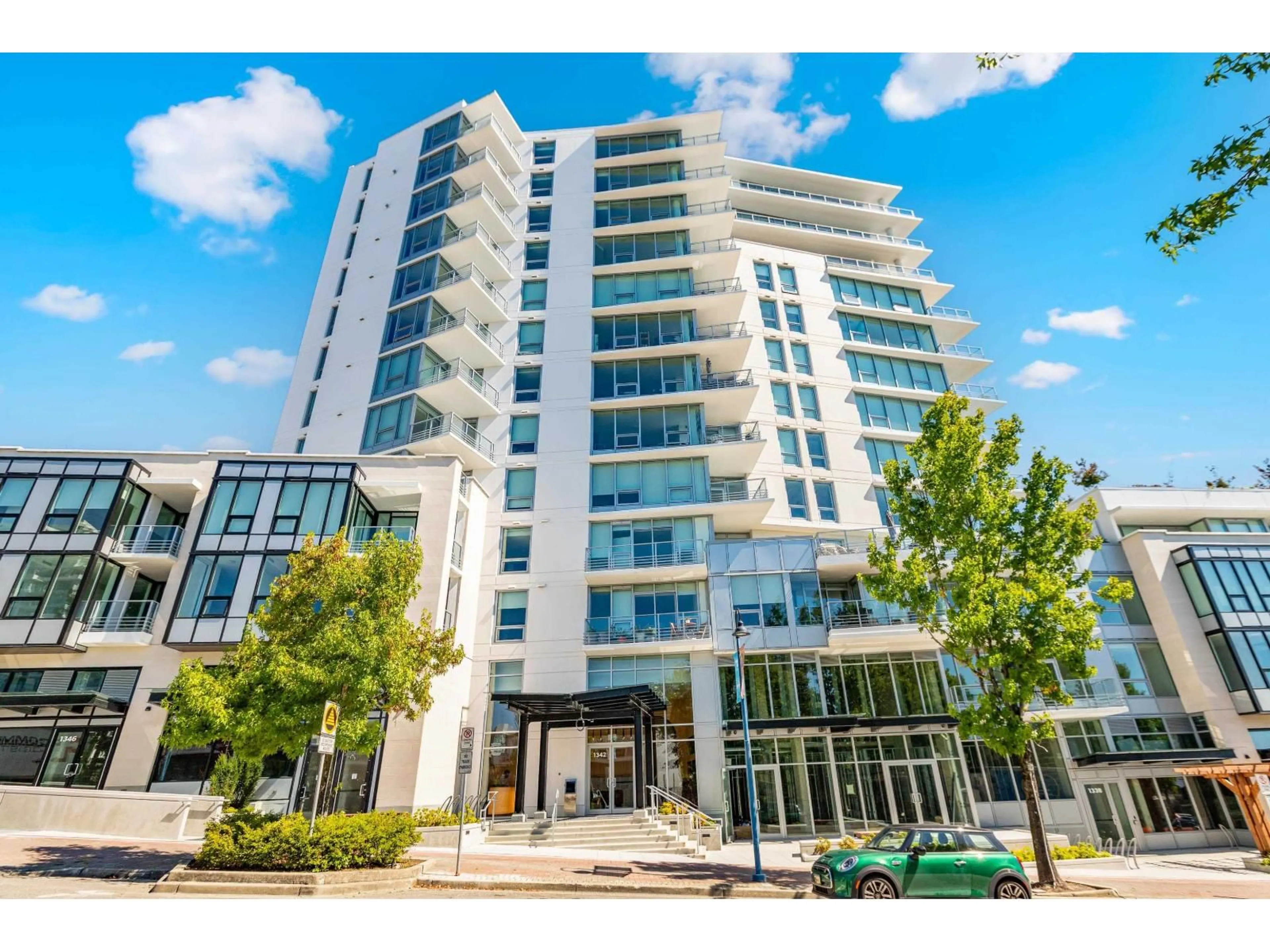 Indoor foyer for 501 - 1342 JOHNSTON, White Rock British Columbia V4B3Z2
