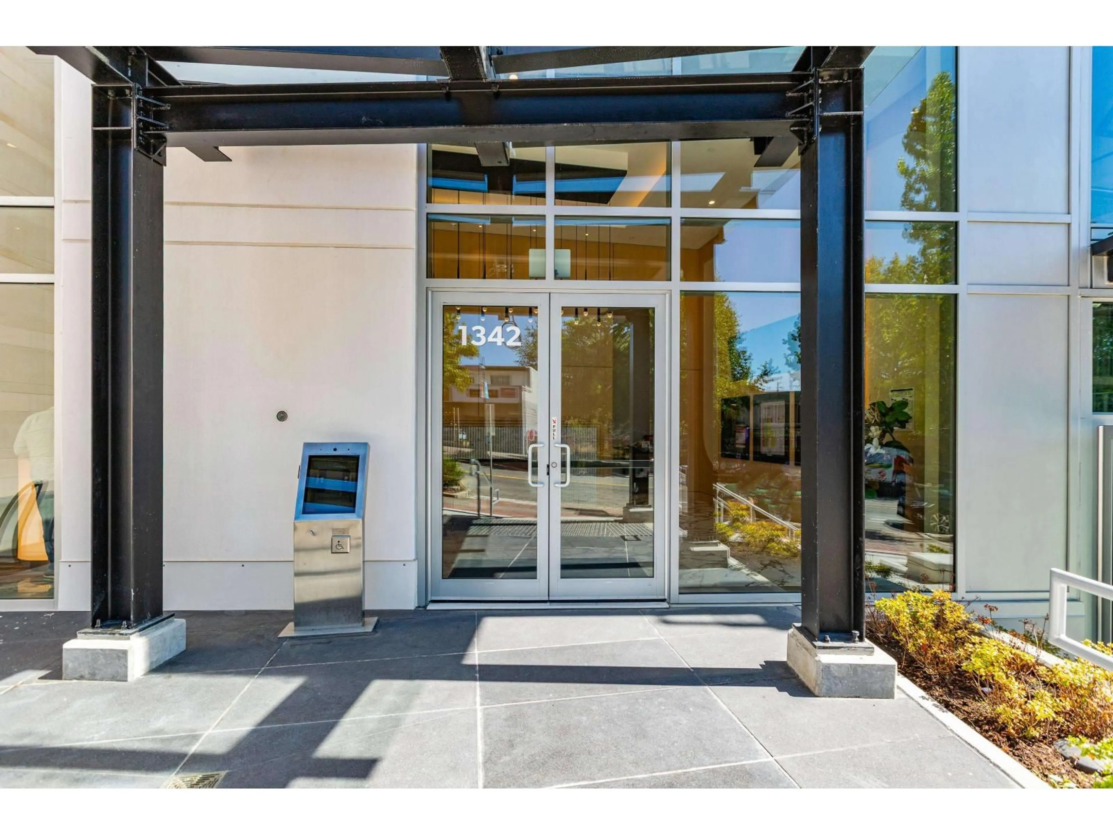 Indoor foyer for 501 - 1342 JOHNSTON, White Rock British Columbia V4B3Z2