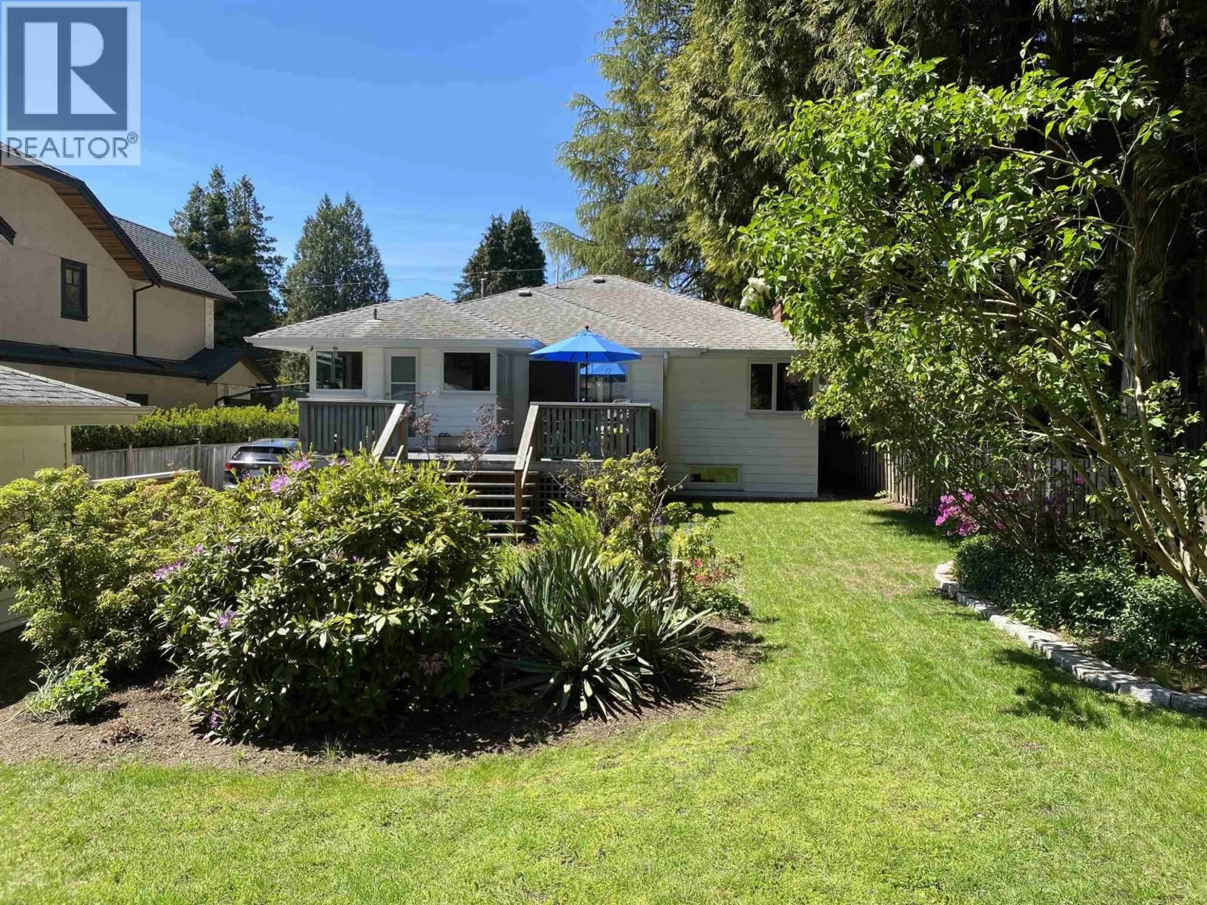 A pic from outside/outdoor area/front of a property/back of a property/a pic from drone, unknown for 5876 HIGHBURY STREET, Vancouver British Columbia V6N1Z1
