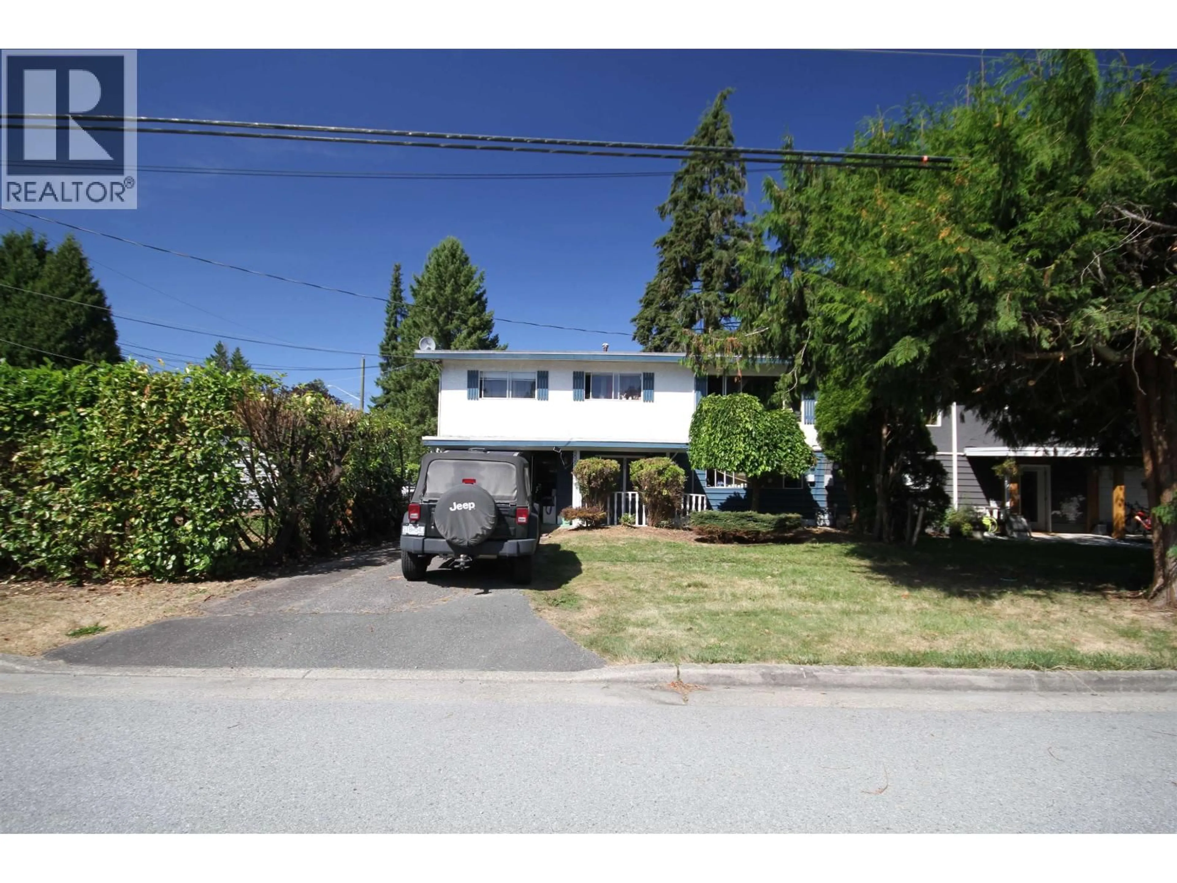 A pic from outside/outdoor area/front of a property/back of a property/a pic from drone, street for 999 LINCOLN AVENUE, Port Coquitlam British Columbia V3B2J2