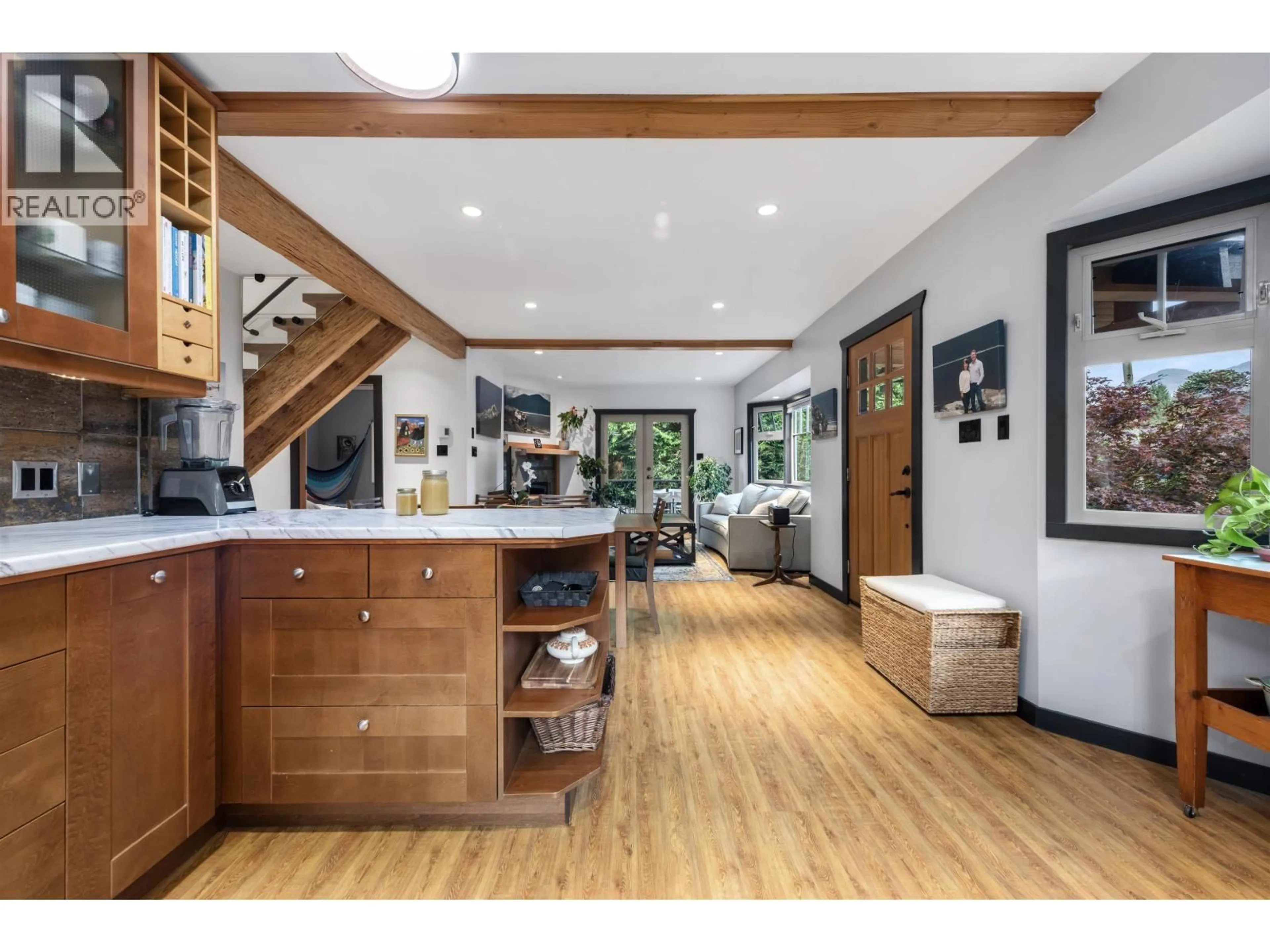 Open concept kitchen, wood/laminate floor for 41540 COTTONWOOD ROAD, Squamish British Columbia V0N1H0