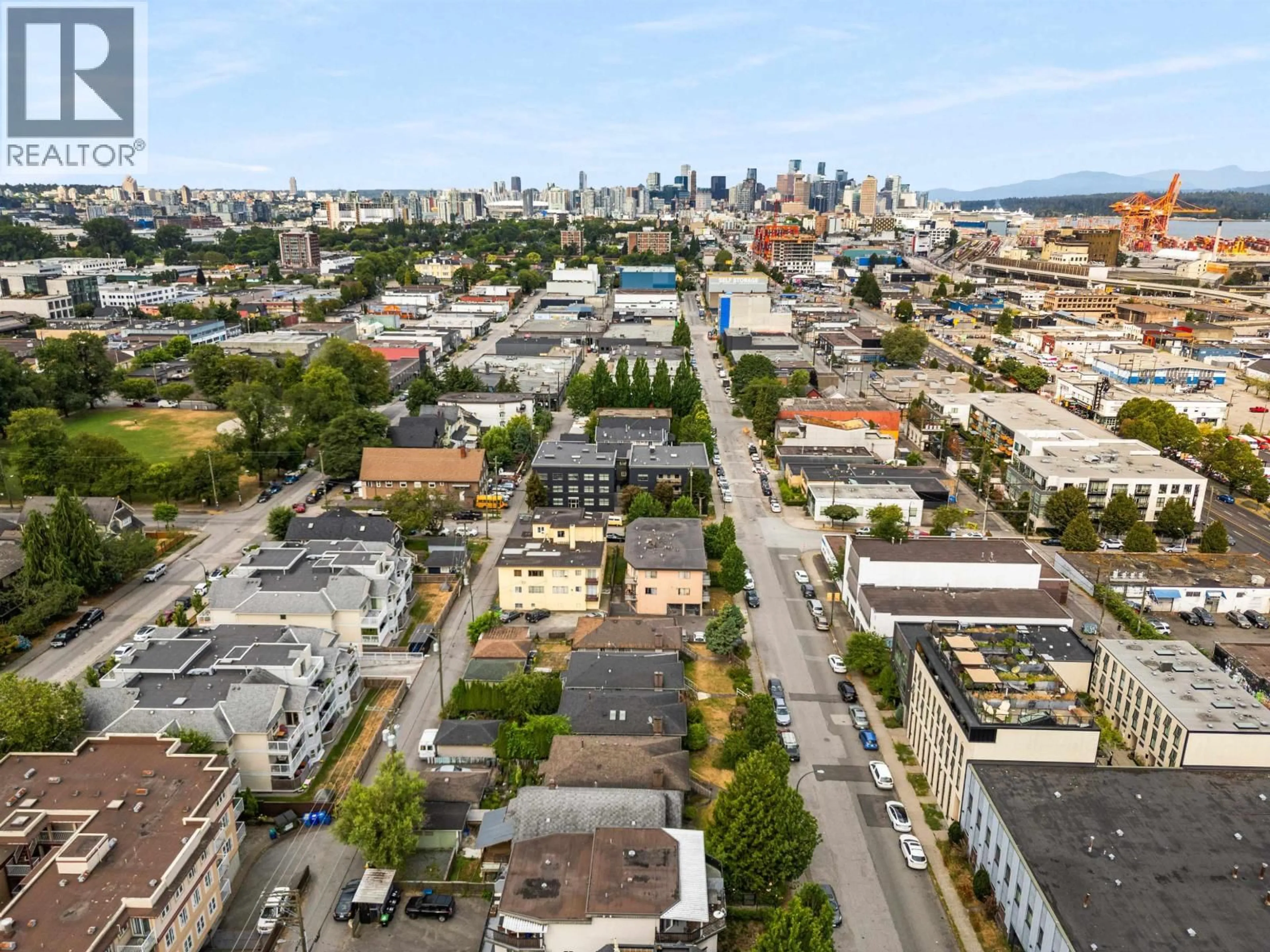 A pic from outside/outdoor area/front of a property/back of a property/a pic from drone, city buildings view from balcony for 1632 PENDER STREET, Vancouver British Columbia V5L1W3