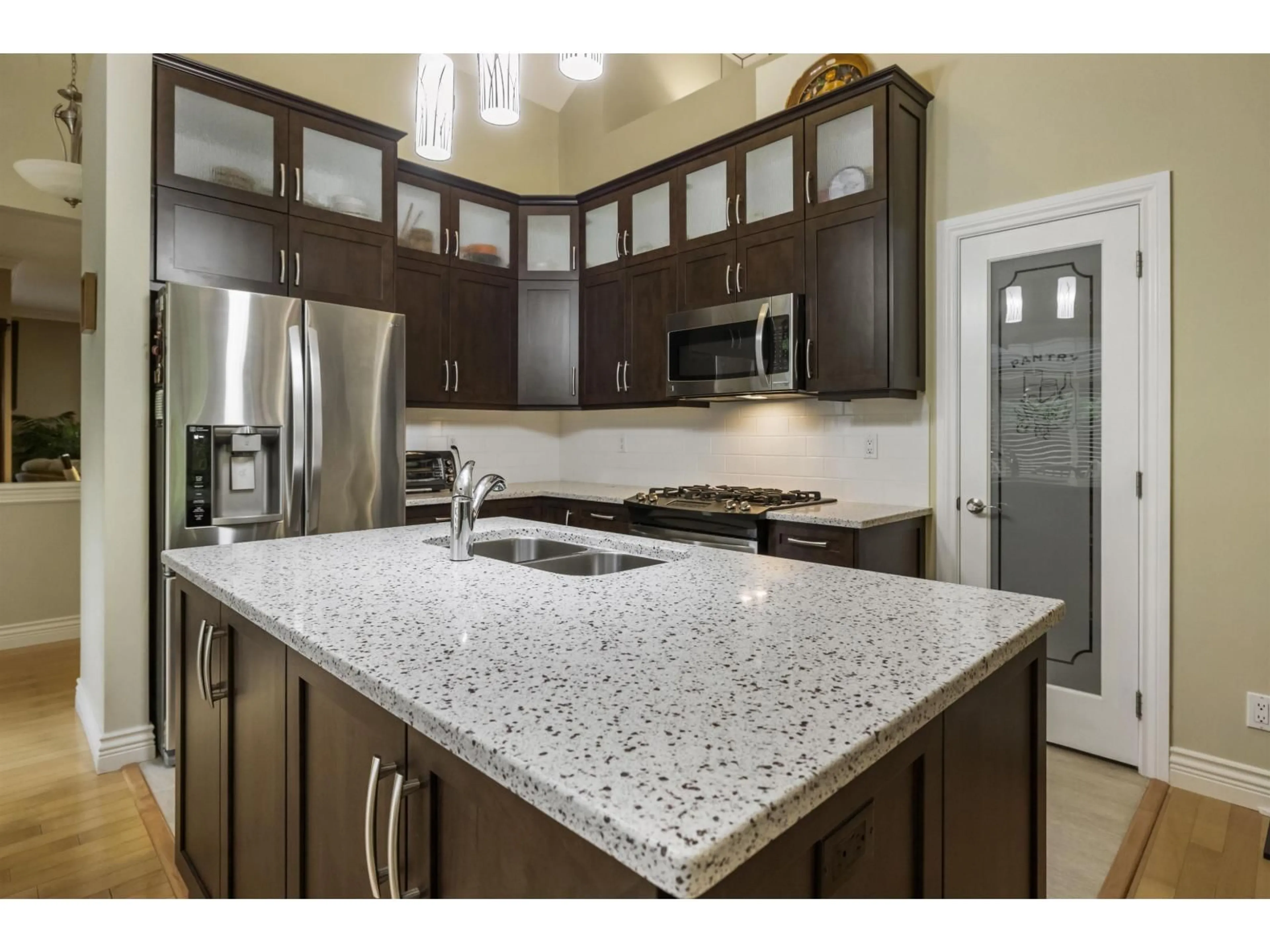 Open concept kitchen, ceramic/tile floor for 30 - 5688 152, Surrey British Columbia V3S3K2