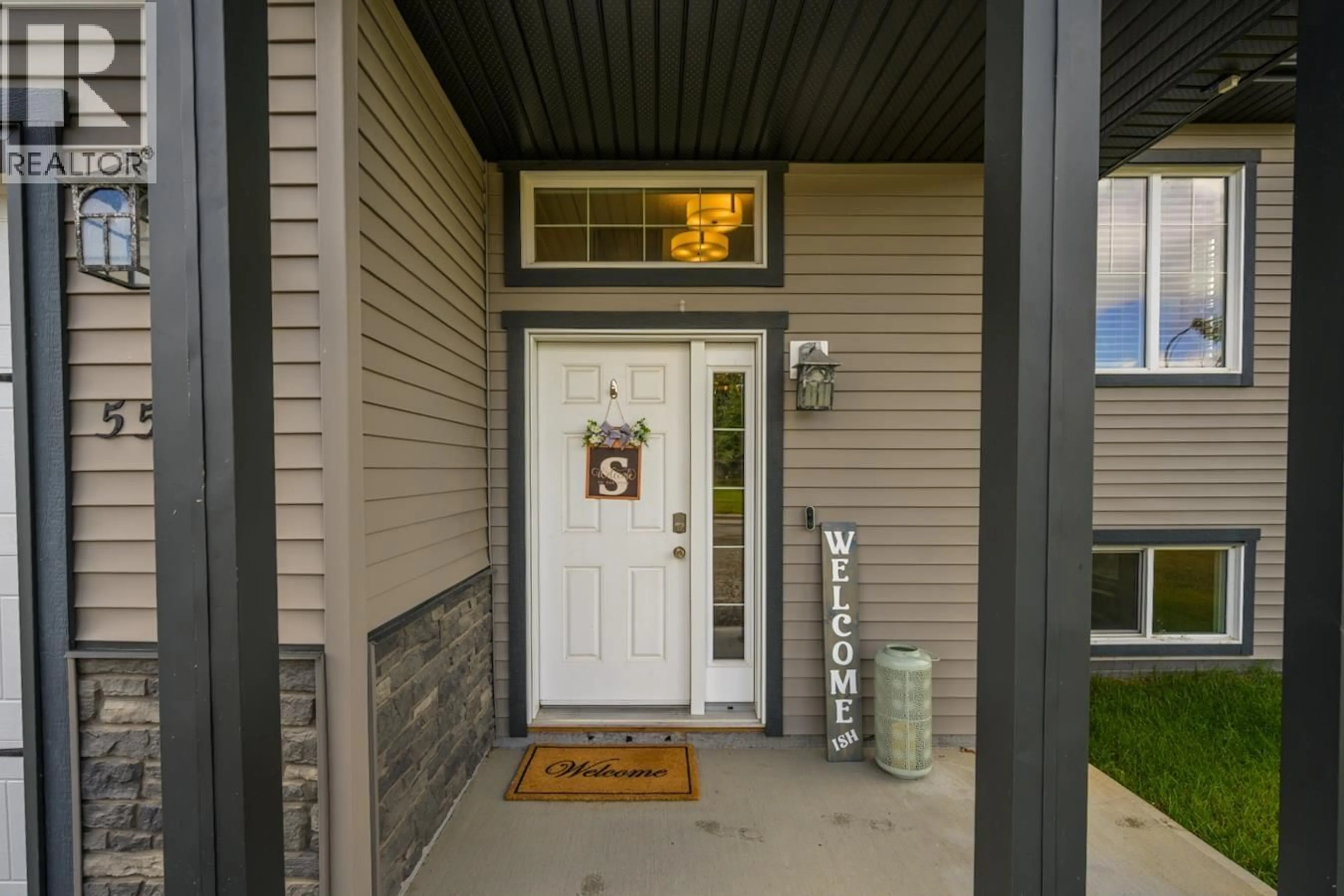Indoor entryway for 5591 WOODVALLEY DRIVE, Prince George British Columbia V2K5A6