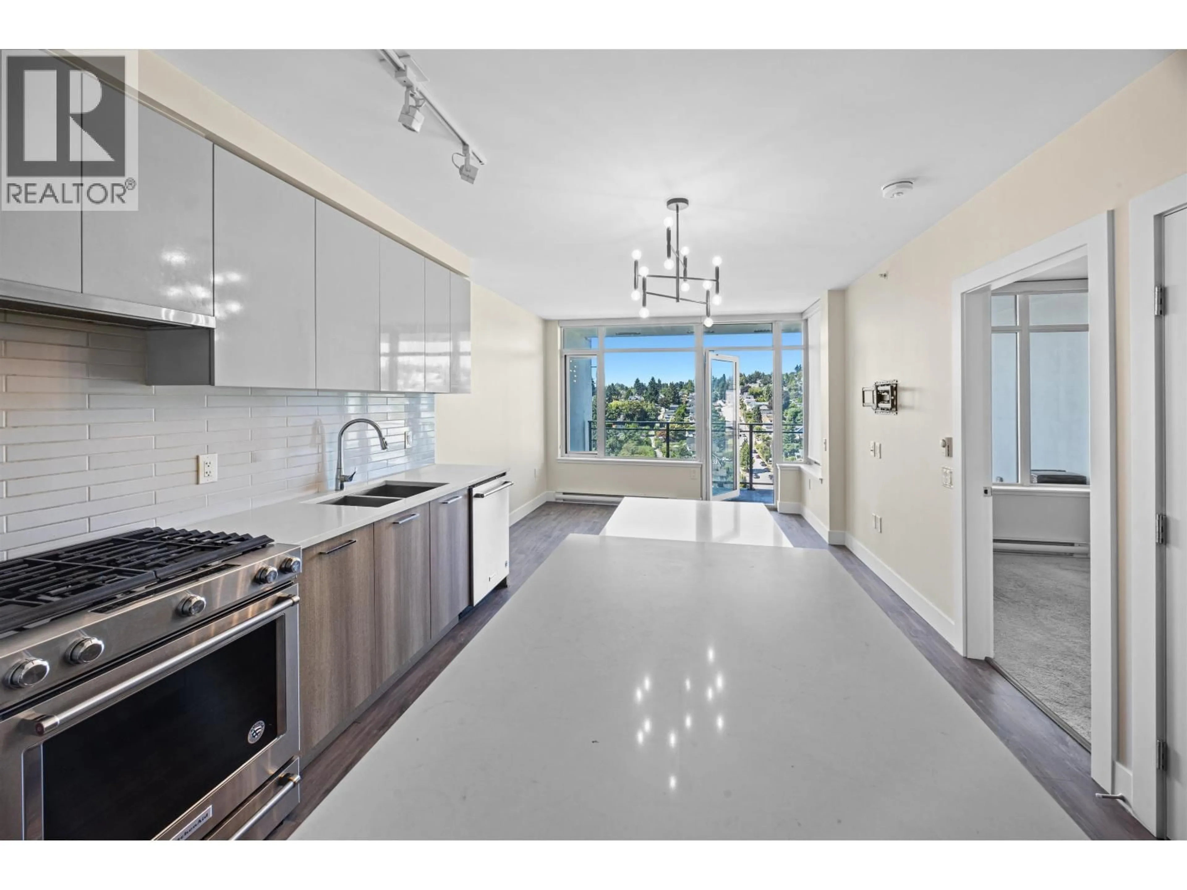 Open concept kitchen, ceramic/tile floor for 1403 - 258 NELSON'S COURT, New Westminster British Columbia V3L0J9
