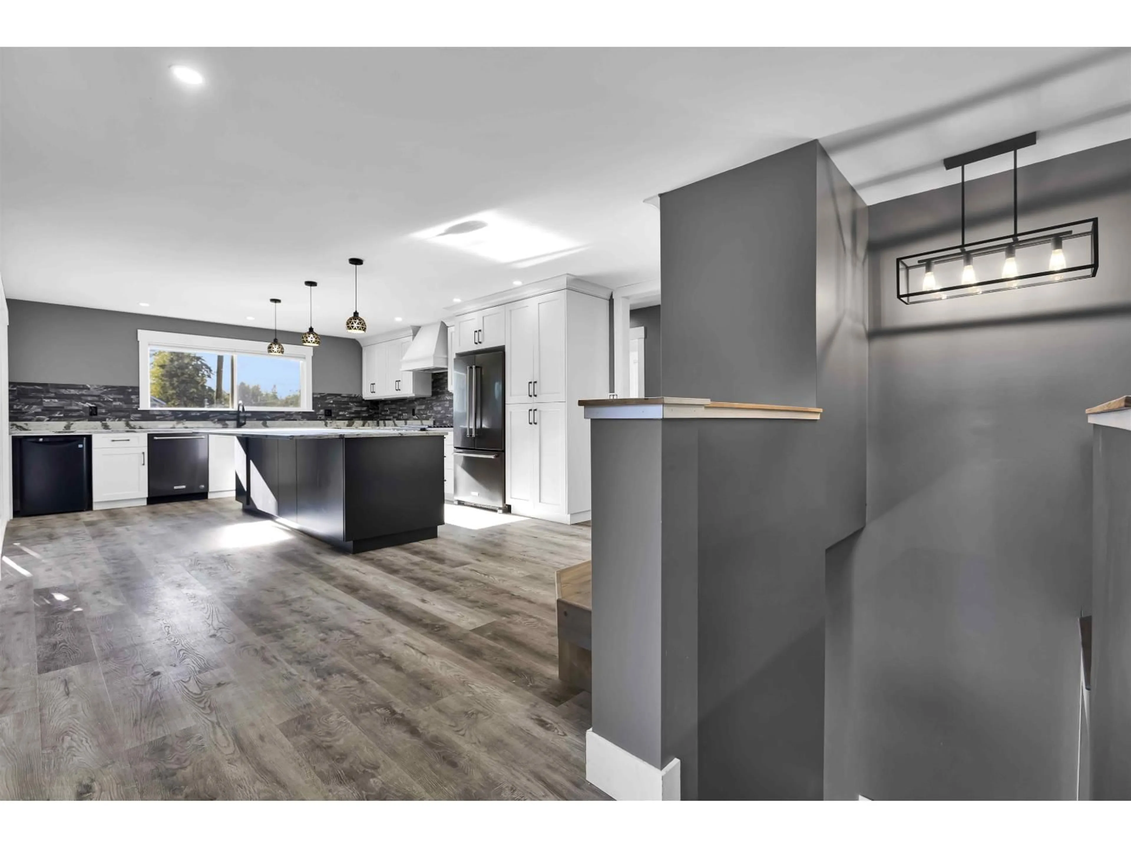 Open concept kitchen, unknown for 6437 264, Langley British Columbia V4W1M5