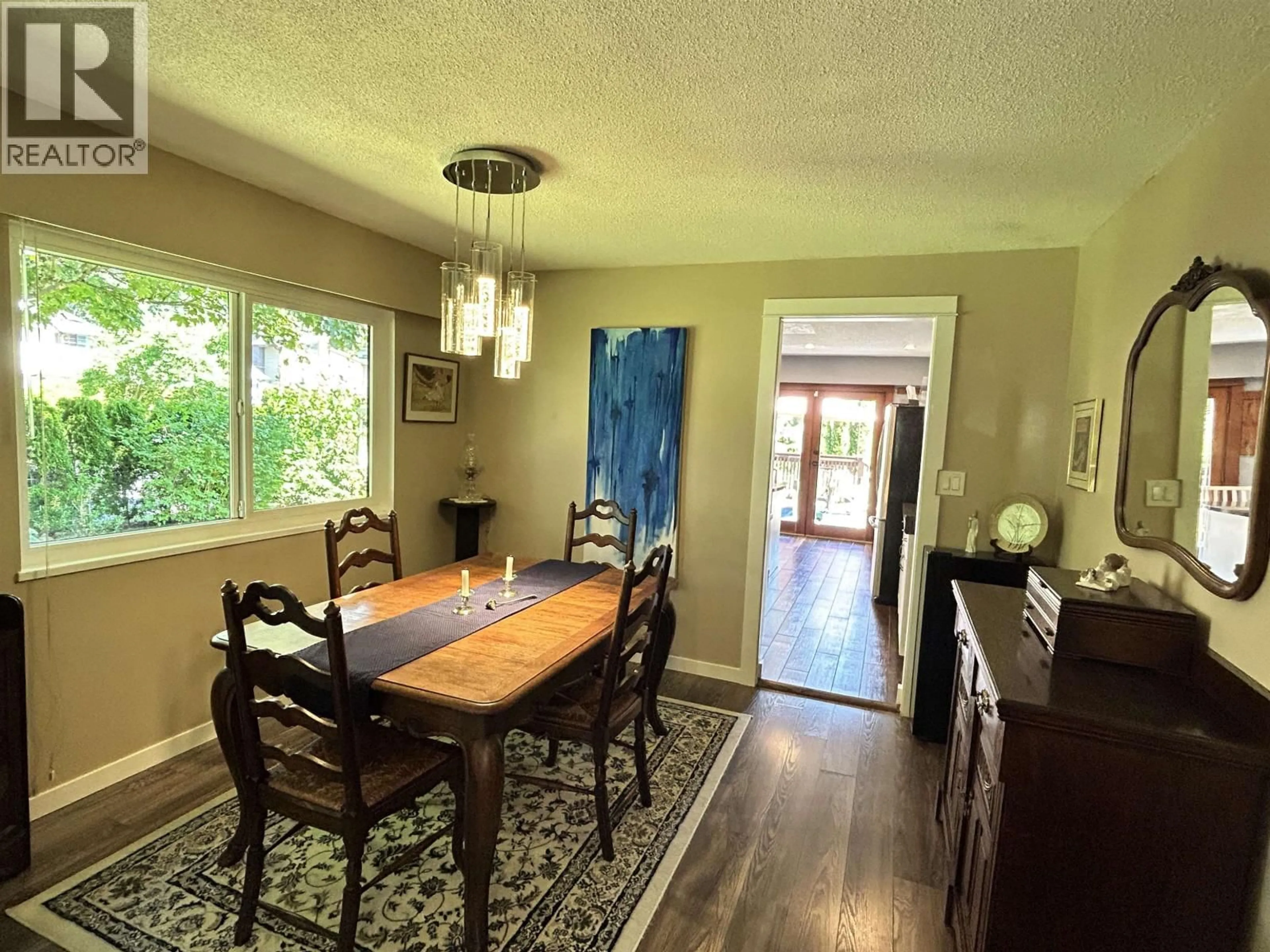 Dining room, wood/laminate floor for 1798 GARDEN AVENUE, North Vancouver British Columbia V7P3A7