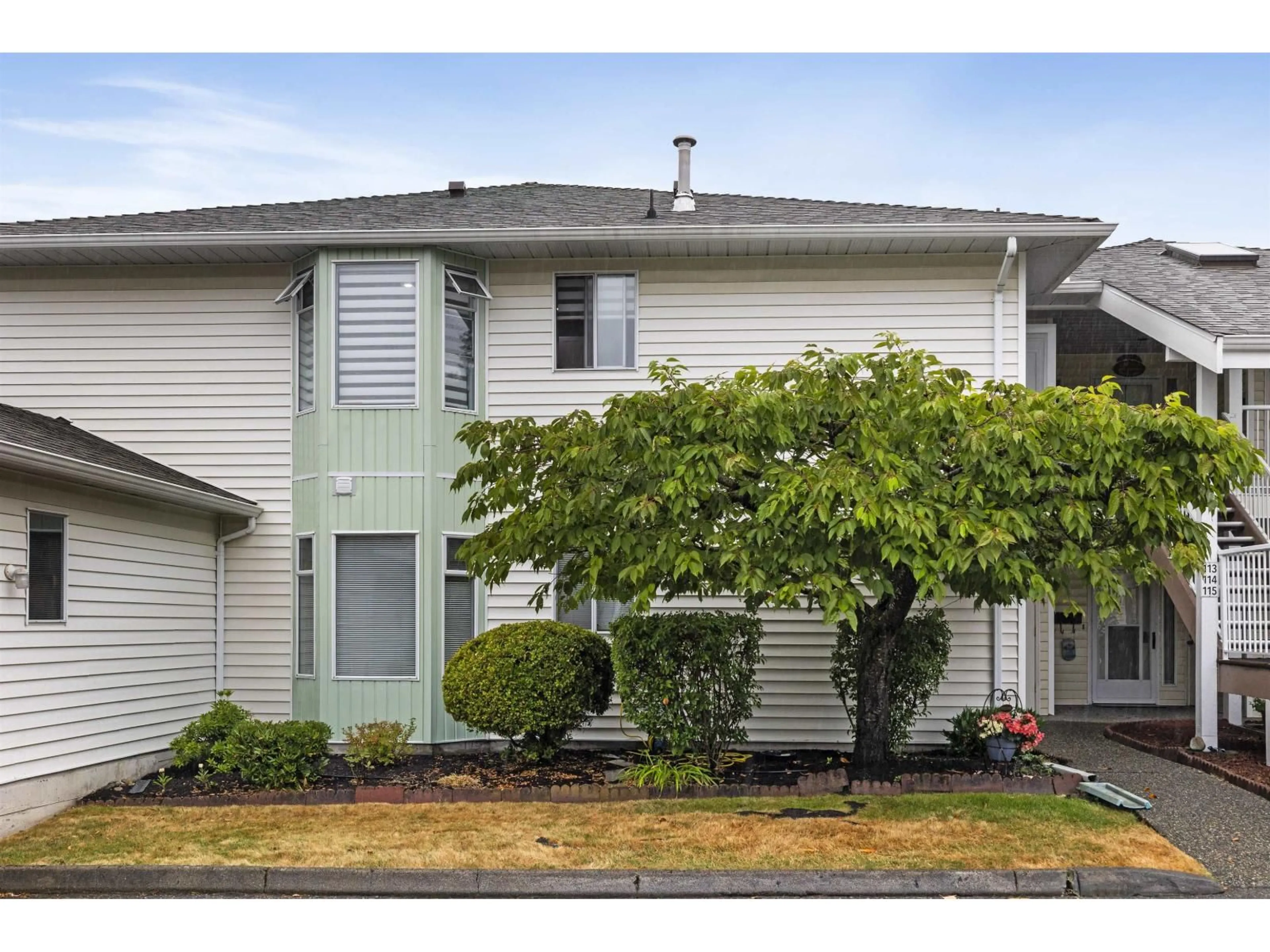 Home with vinyl exterior material, street for 213 - 7156 121, Surrey British Columbia V3W0J6