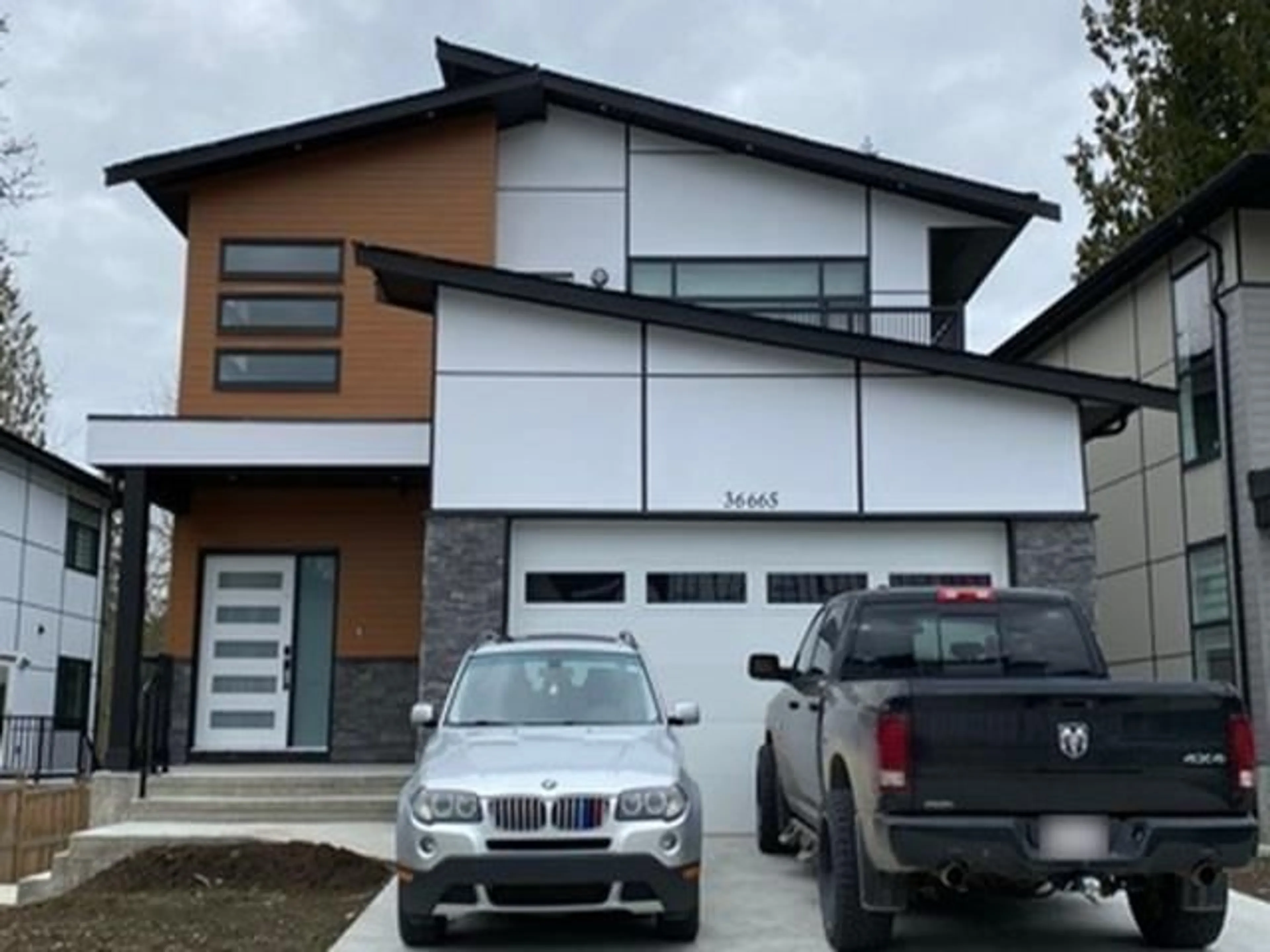 Home with vinyl exterior material, street for 36665 CARL CREEK, Abbotsford British Columbia V3G0H4