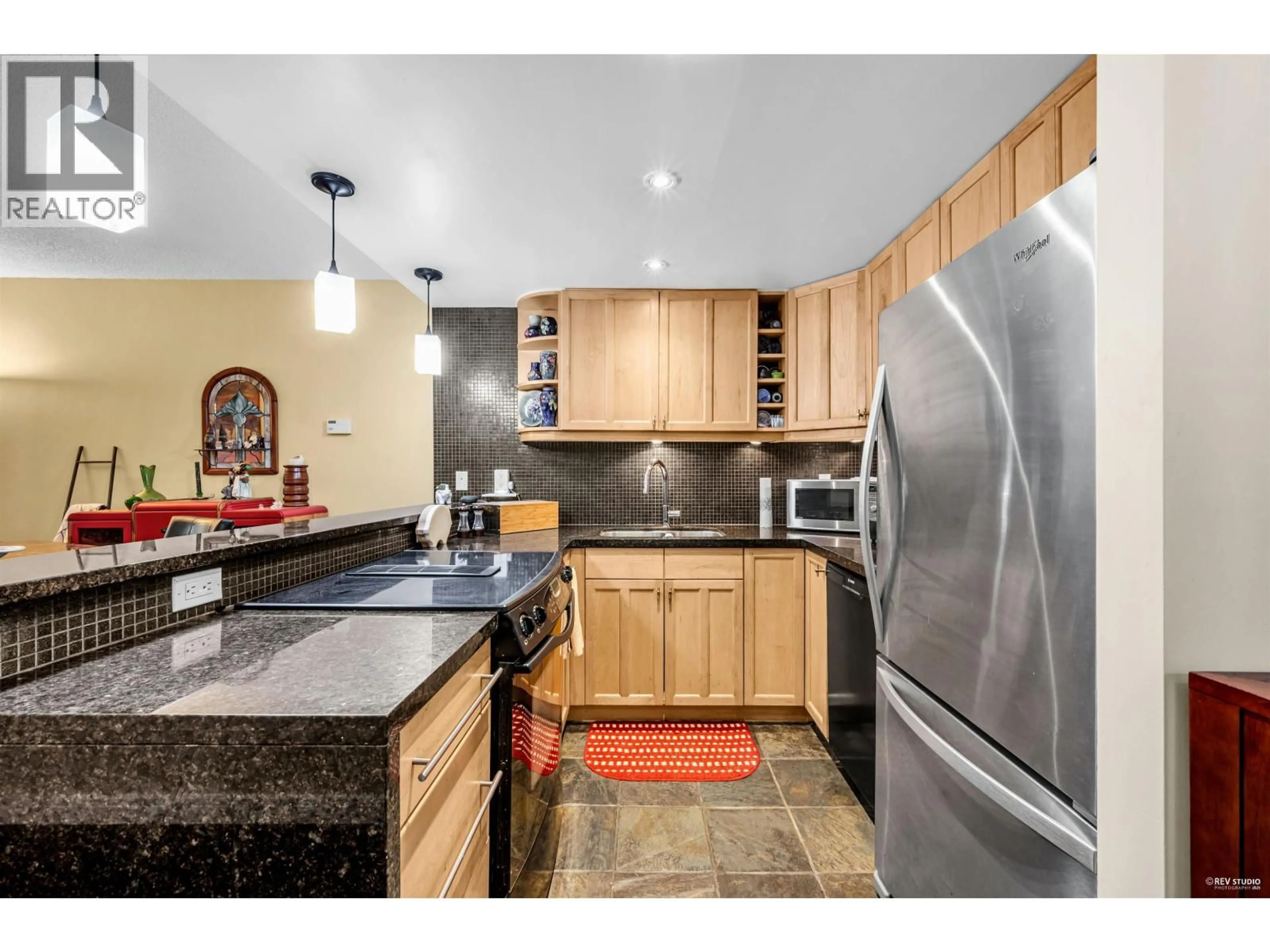 Unknown for 203 - 1867 3RD AVENUE, Vancouver British Columbia V6J1K9