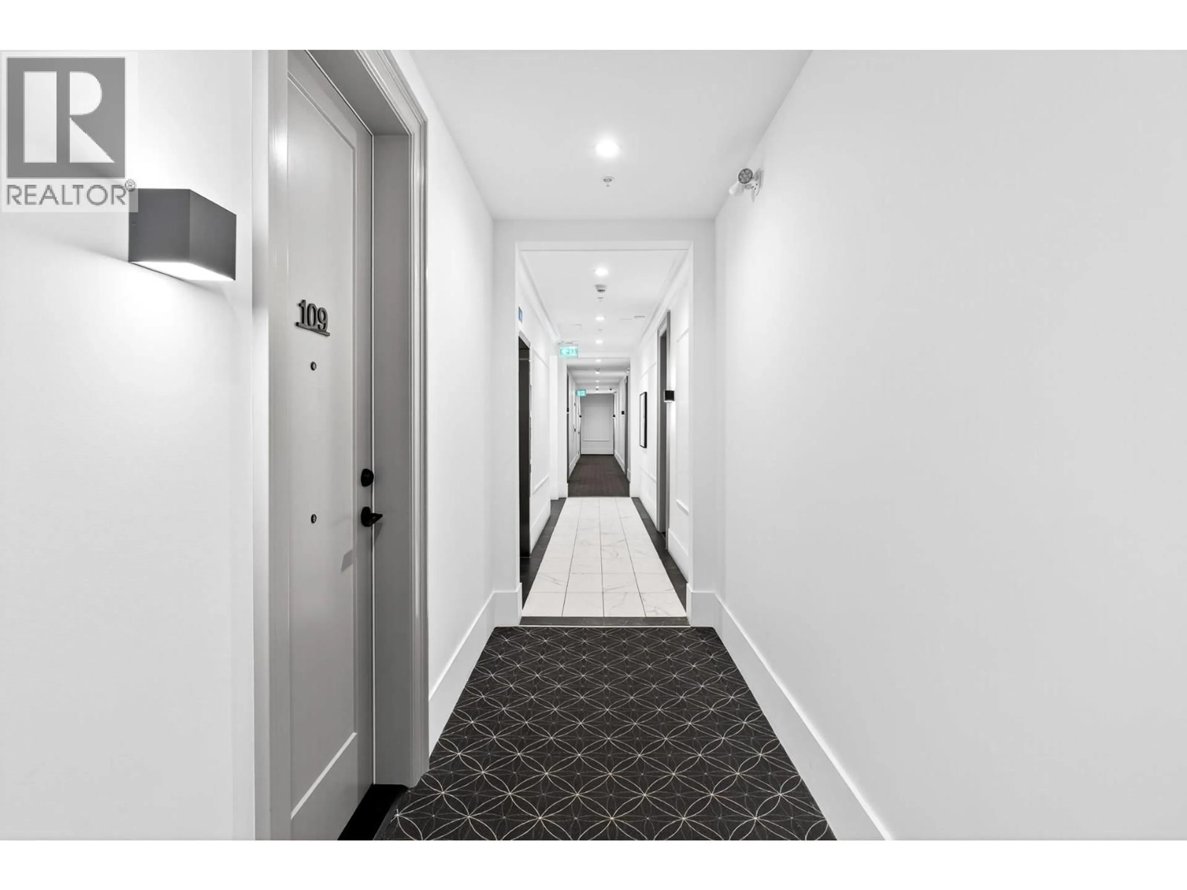 Indoor foyer for 109 - 718 EDGAR AVENUE, Coquitlam British Columbia V3K0H2