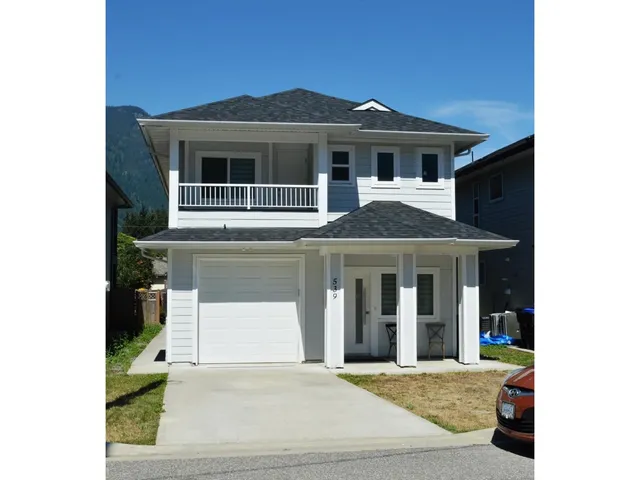 539 DOUGLAS STREET, Hope 2