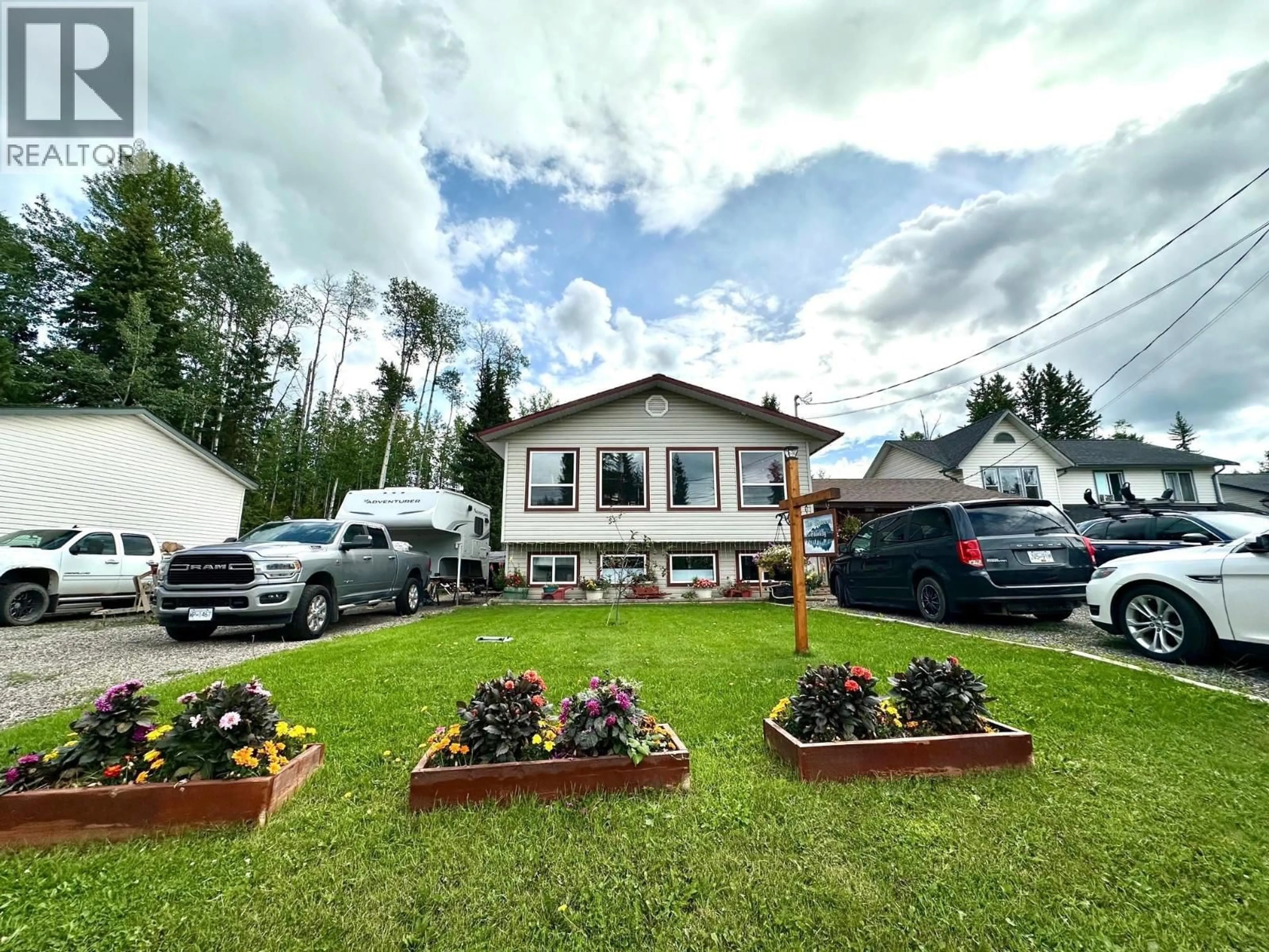 A pic from outside/outdoor area/front of a property/back of a property/a pic from drone, unknown for 1465 WILLOW STREET, Telkwa British Columbia V0J2X0