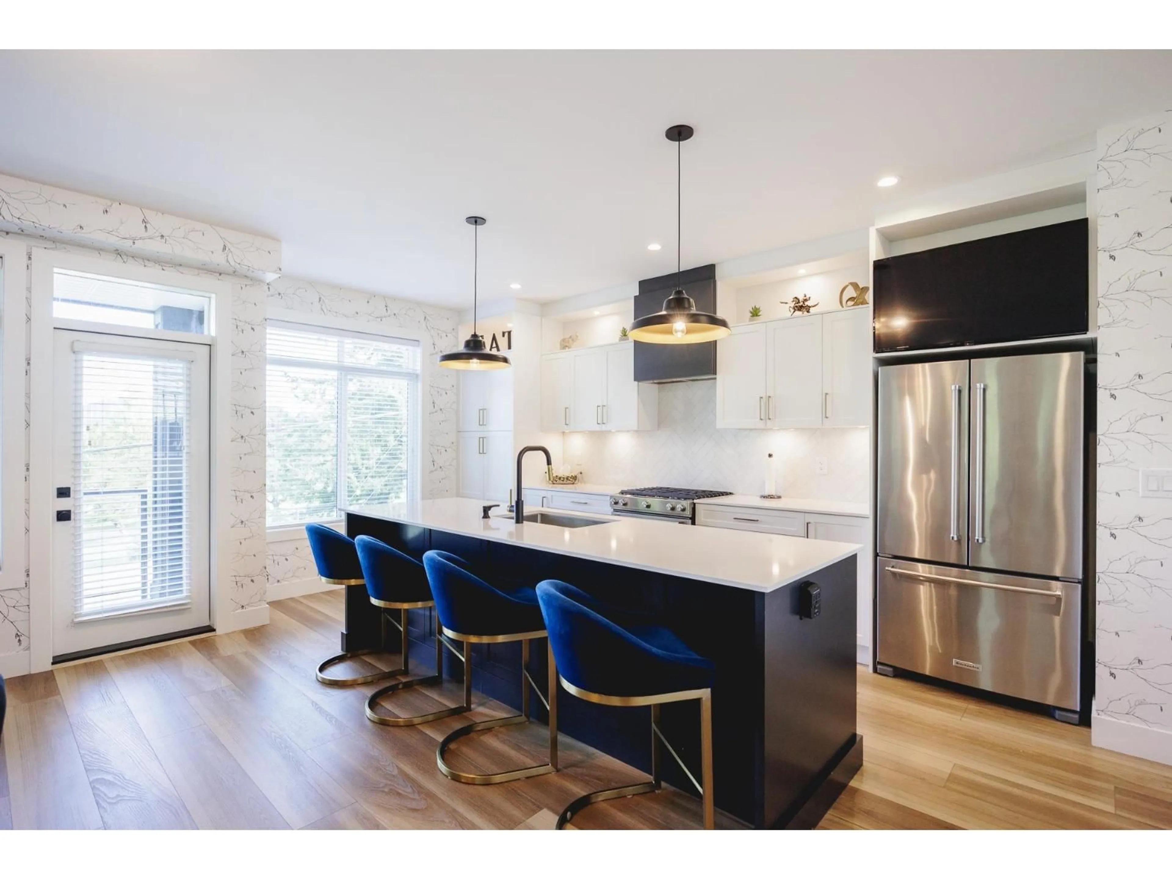 Contemporary kitchen, unknown for 6 - 35810 MCKEE, Abbotsford British Columbia V3G0H9