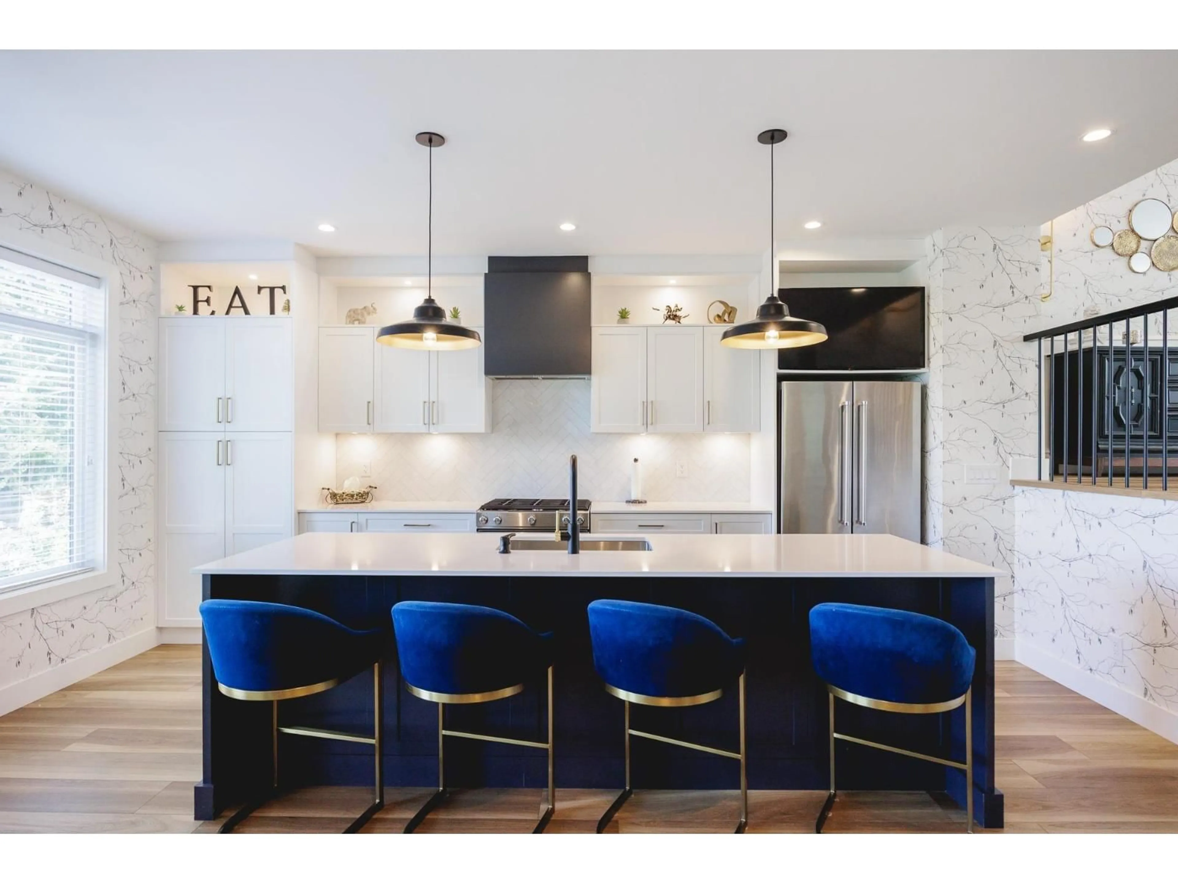 Contemporary kitchen, ceramic/tile floor for 6 - 35810 MCKEE, Abbotsford British Columbia V3G0H9
