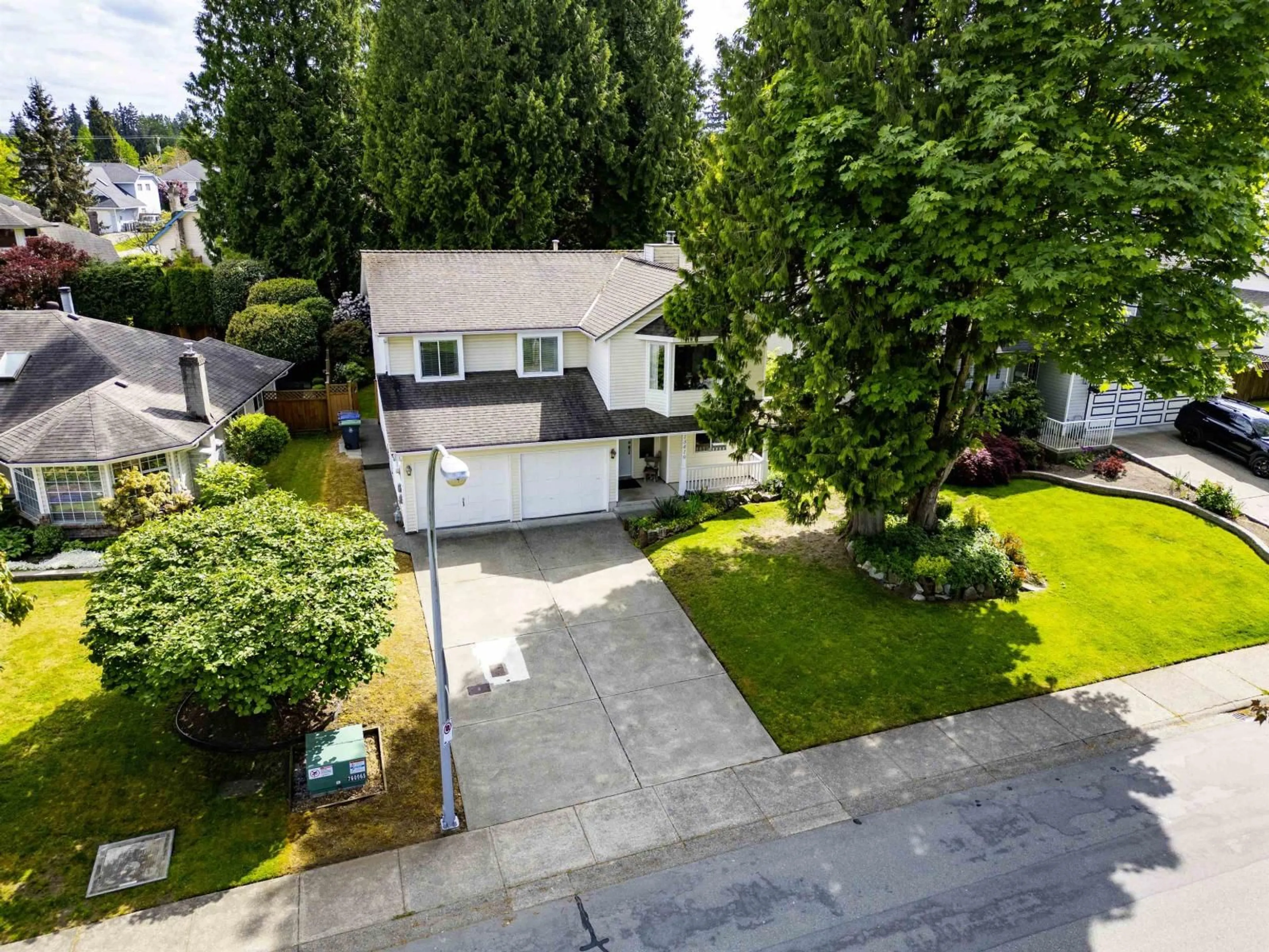 A pic from outside/outdoor area/front of a property/back of a property/a pic from drone, street for 13410 61, Surrey British Columbia V3X1M1