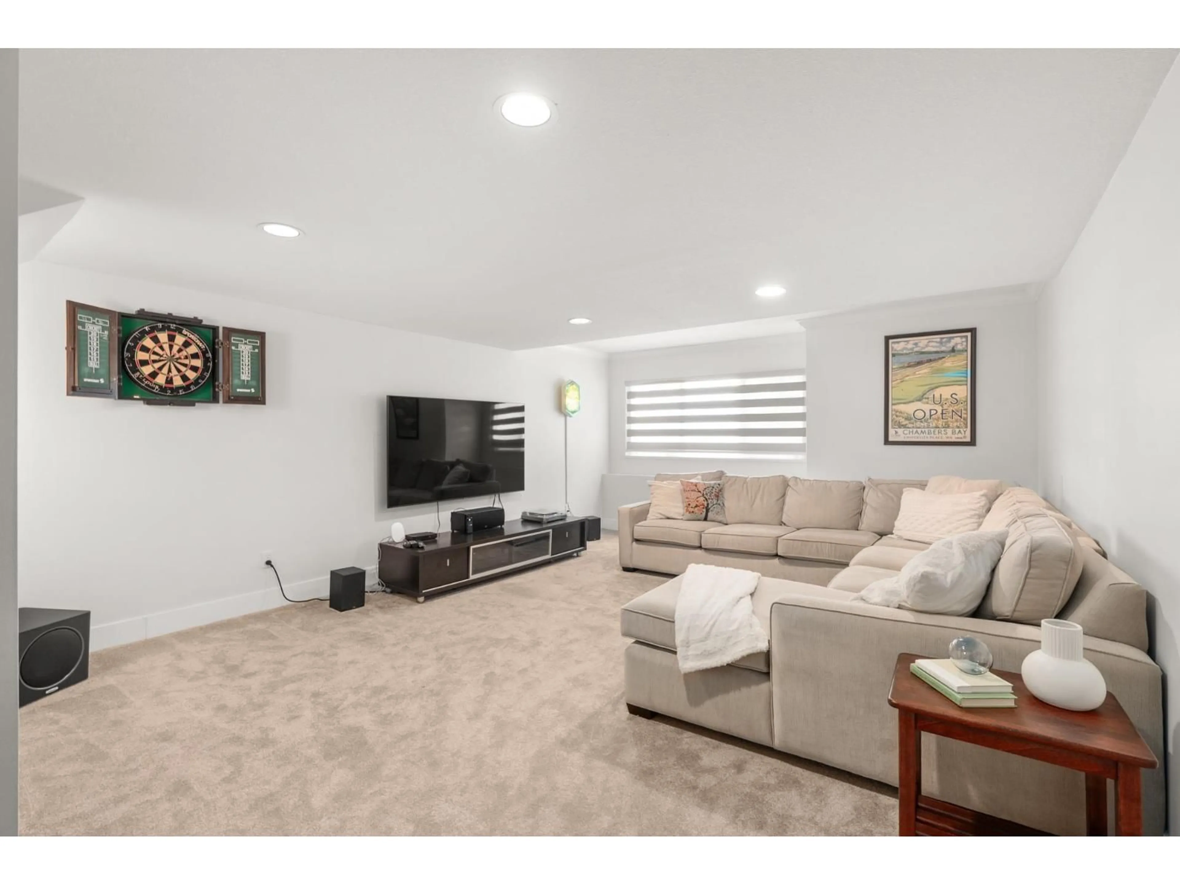 Living room with furniture, unknown for 7680 BARRYMORE, Delta British Columbia V4C4C7