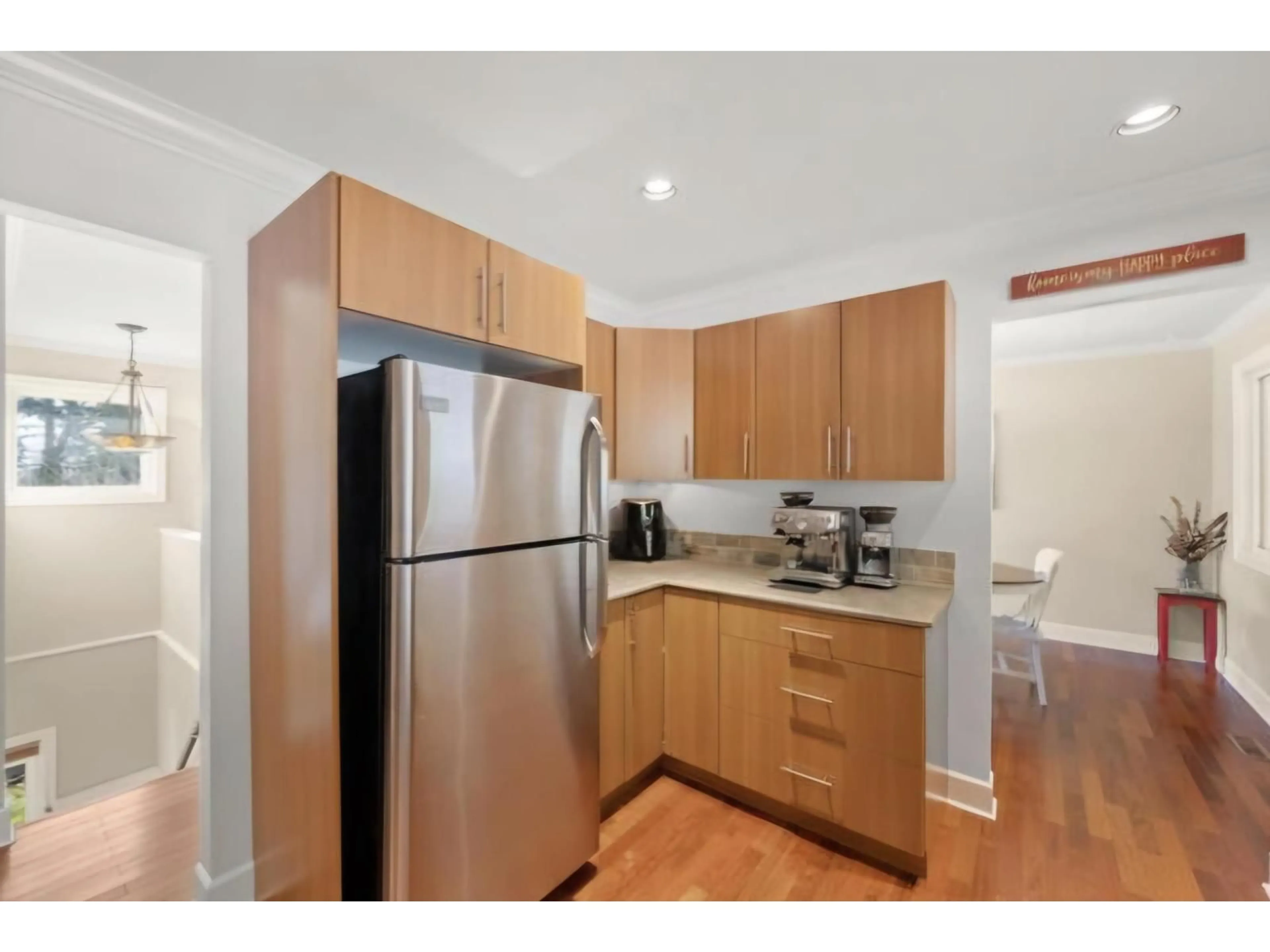 Standard kitchen, wood/laminate floor for 8055 CARIBOU, Mission British Columbia V2V5R1