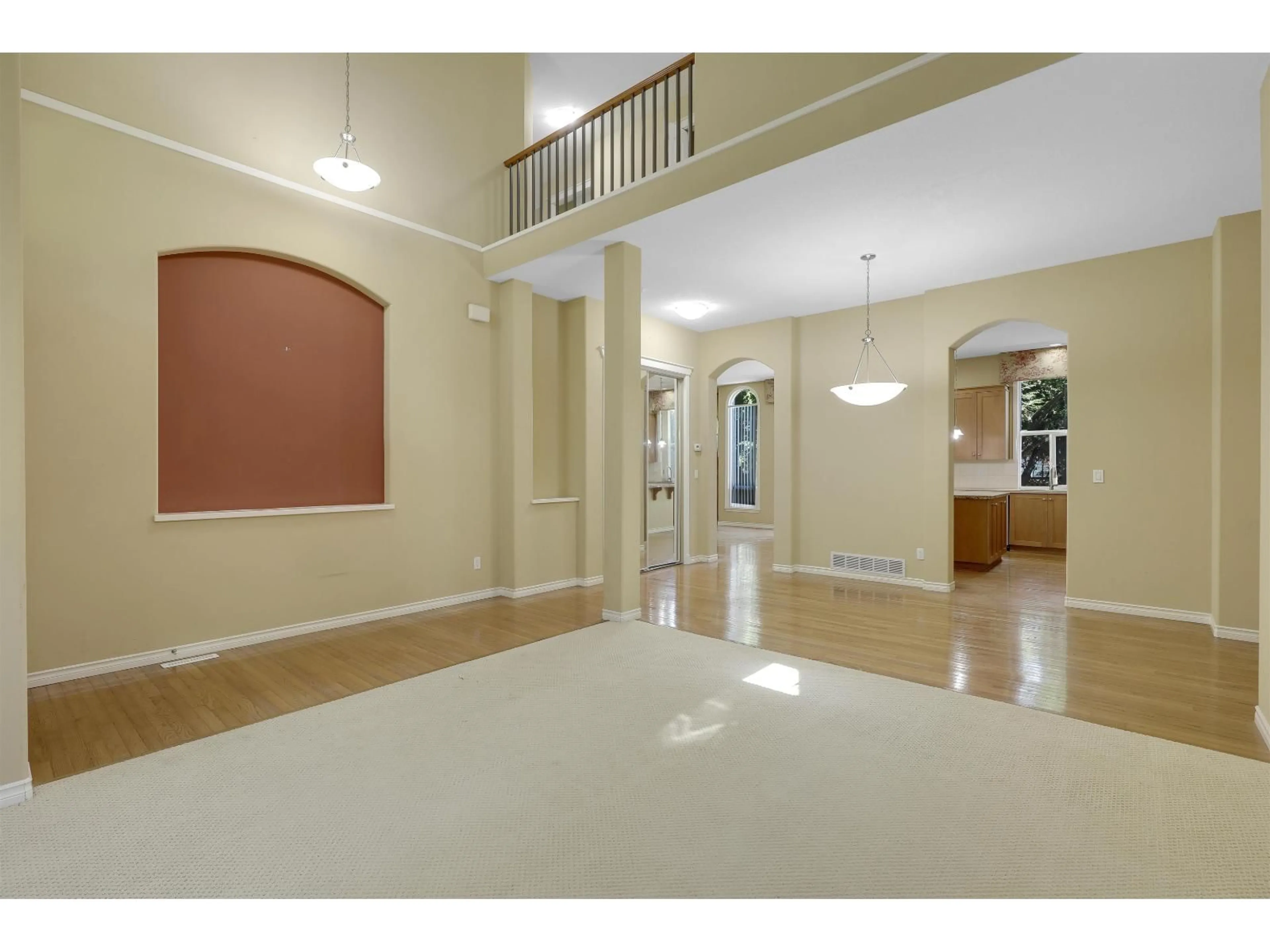 Indoor foyer for 3470 150, Surrey British Columbia V3Z0T5